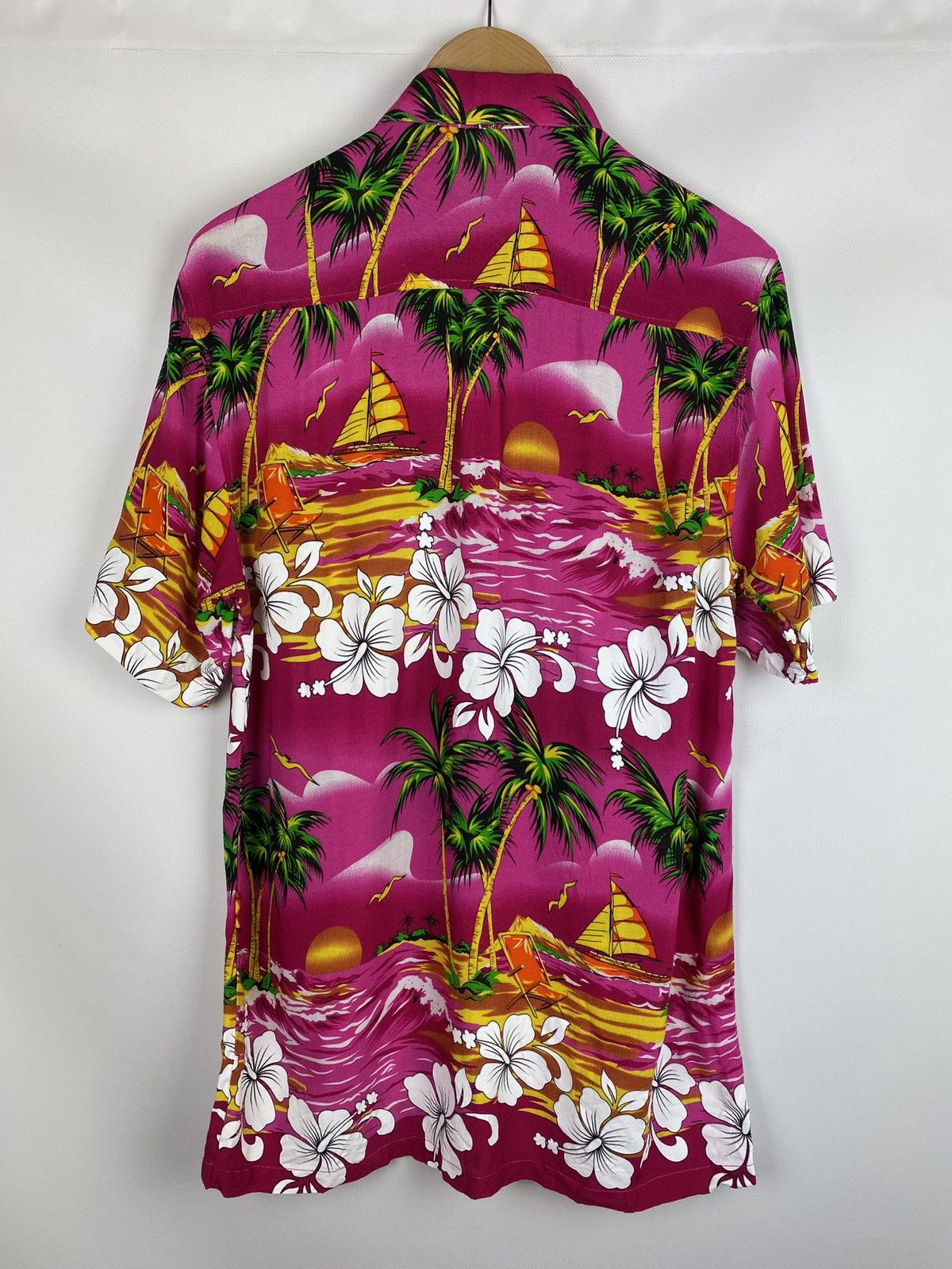 Vintage Vintage Hawaiian Crazy Overprinted shirt size L Size US L / EU 52-54 / 3 - 13 Thumbnail