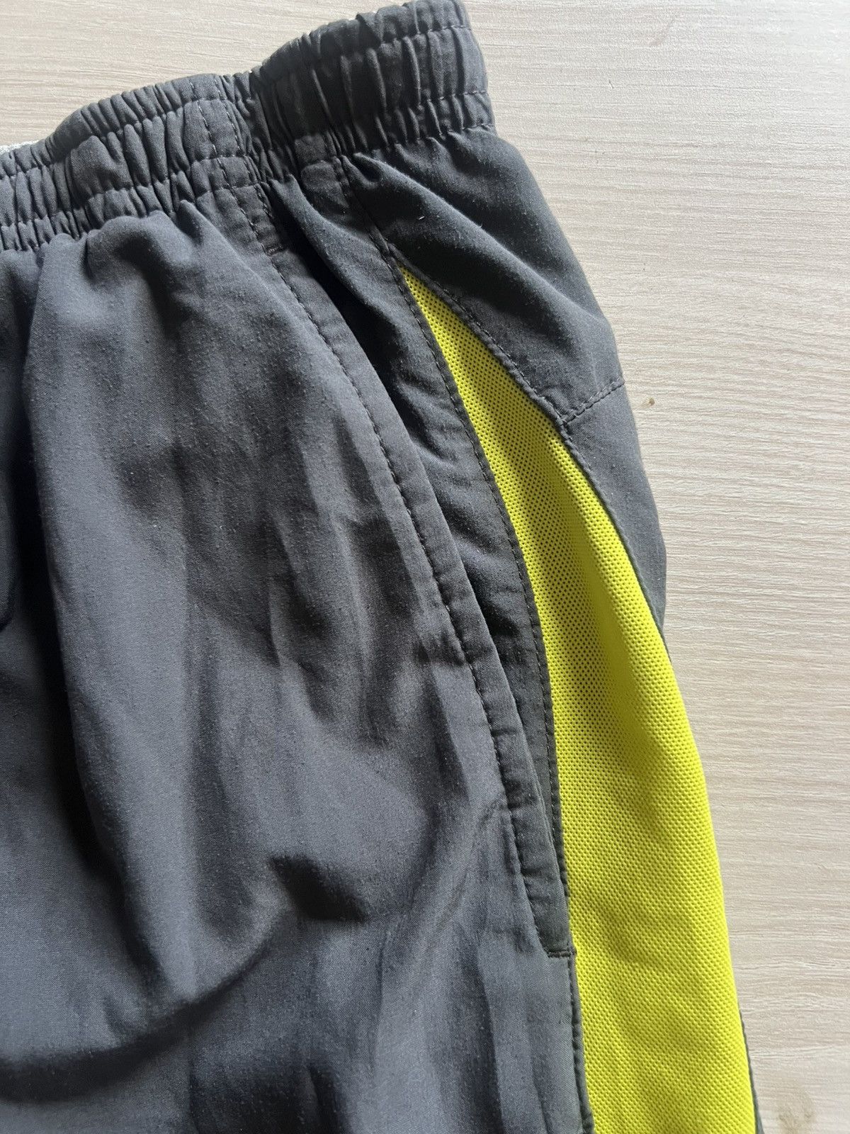 Nike Nike Y2K Shorts – Grey/Yellow – Size XL – Vintage 2000s Size US 37 - 3 Thumbnail