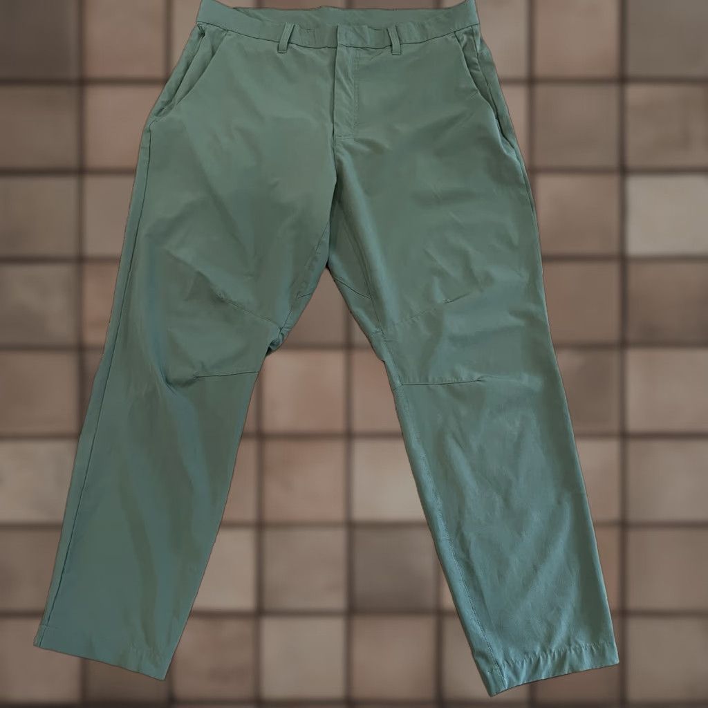 Fabletics VINTAGE Fabletics Men’s Pants Chino Jogger 34x30 Green Slim Fit Casual Travel Size US 34 / EU 50 - 1 Thumbnail
