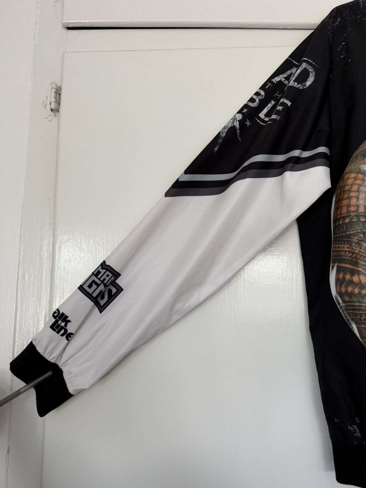 Chalk Line CHALK LINE WWE ROMAN REIGNS HEAD OF THE TABLE JACKET WRESTLE Size US L / EU 52-54 / 3 - 11 Thumbnail