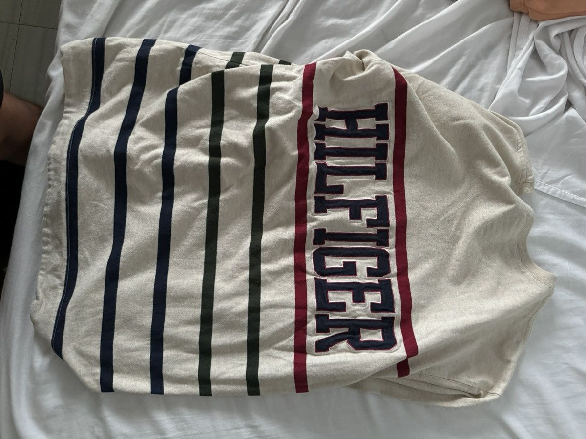 Tommy Hilfiger × Vintage Vintage Tommy Hilfiger Athletics Longsleeve Size US L / EU 52-54 / 3 - 2 Thumbnail