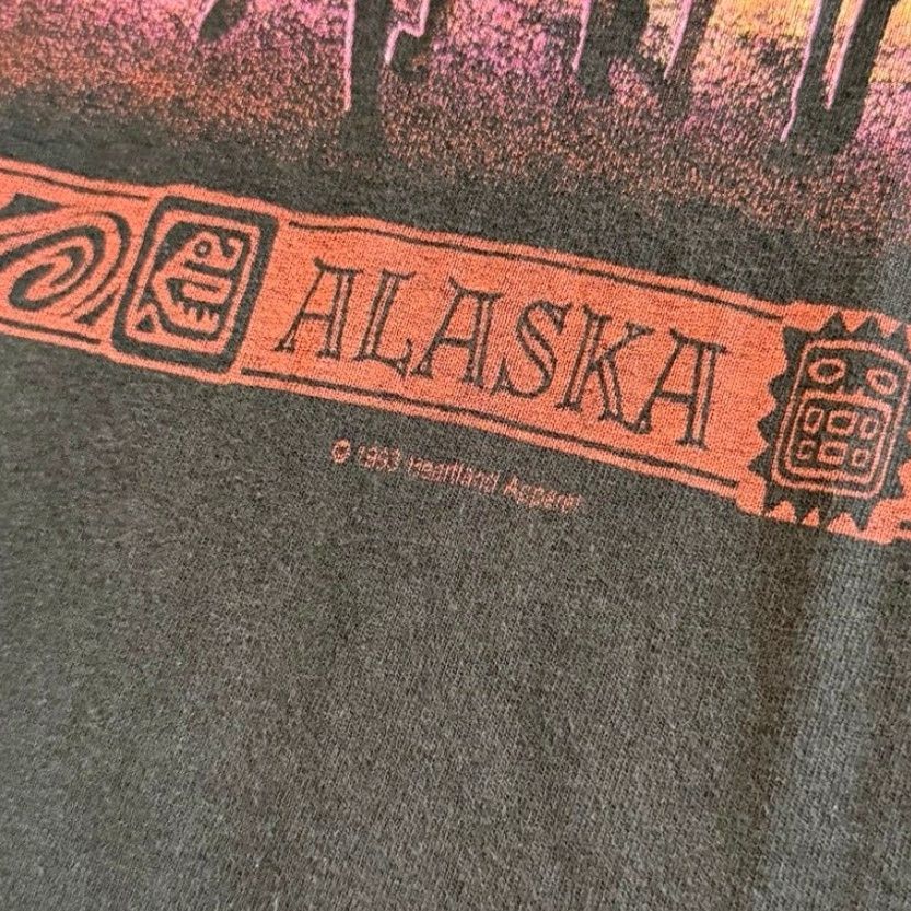 Vintage VINTAGE Alaska Outdoor Nature Wrap Around Print T-Shirt Size L Men Black 90s Clothes 90s Outdoor Nature Size US L / EU 52-54 / 3 - 5 Thumbnail