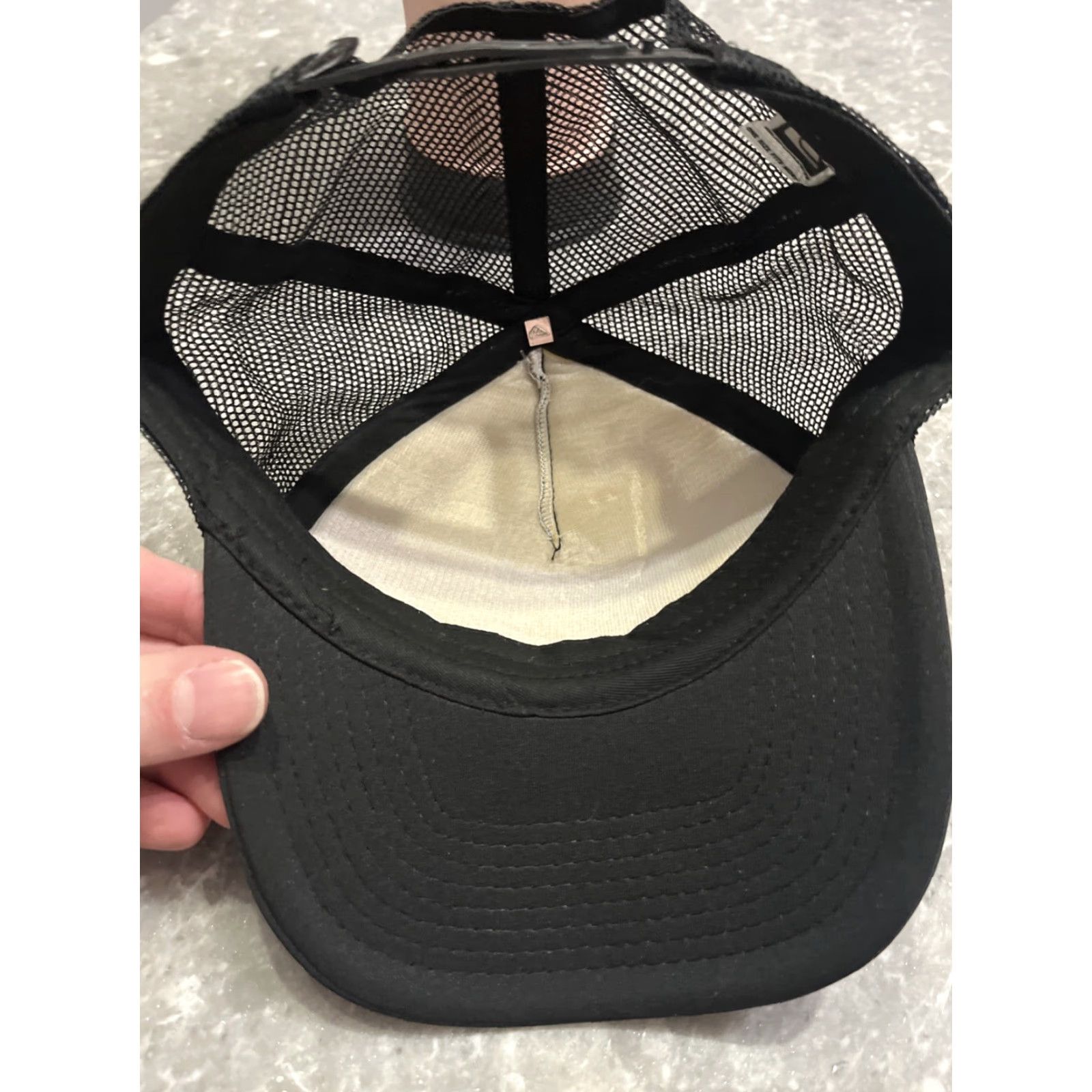 Quiksilver Quiksilver Bears Black Trucker Snapback Cap Hat Men Adjustable Baseball Cap NWT Size ONE SIZE - 7 Thumbnail