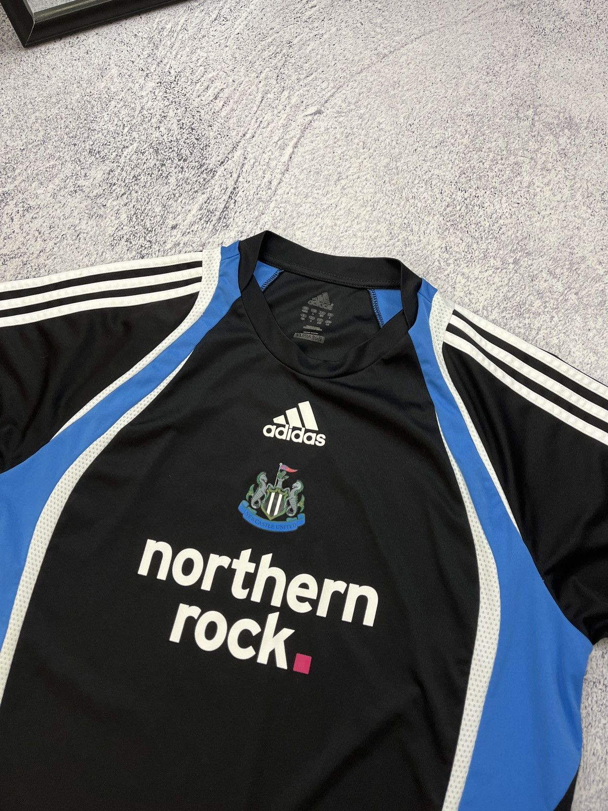 Adidas × Vintage Adidas Newcastle United 2009 Home Soccer Training Jersey Size US L / EU 52-54 / 3 - 5 Thumbnail