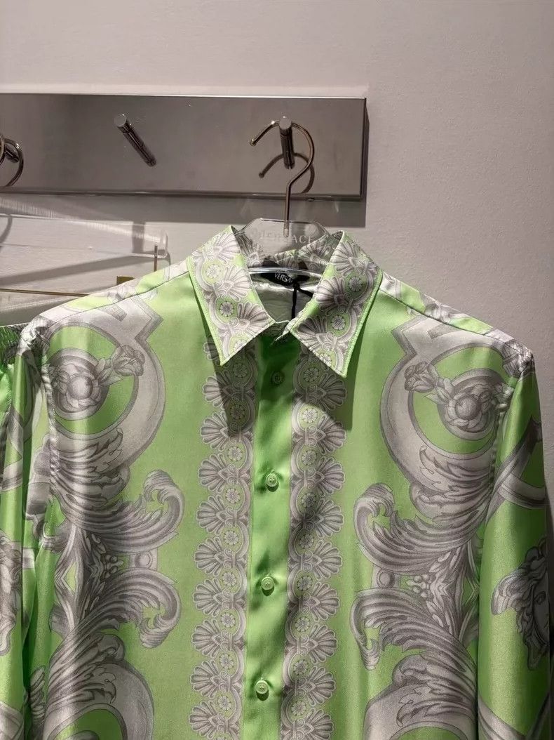 Versace Versace Men's Medusa court-style print shirt Size US M / EU 48-50 / 2 - 5 Thumbnail