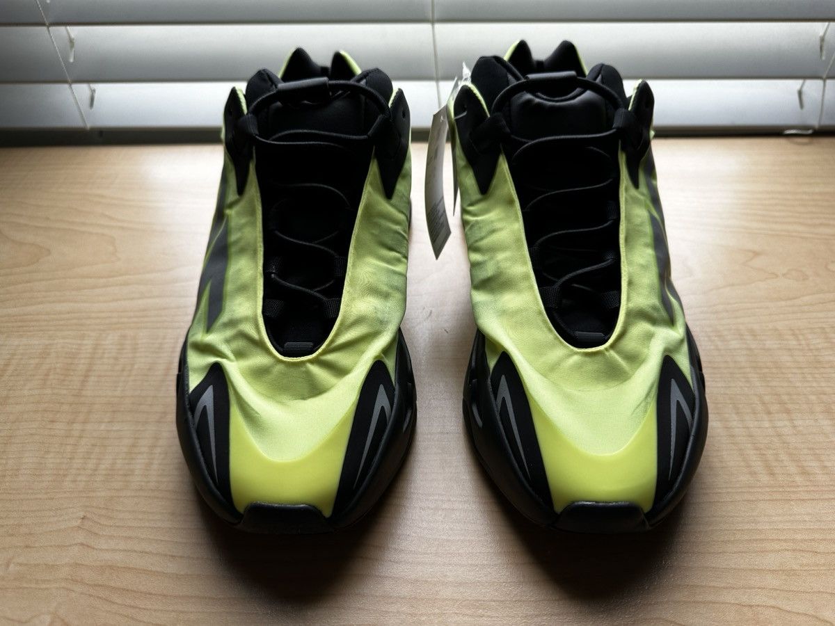 Adidas × Yeezy Yeezy 700 MNVN Phosphor Size US 10 / EU 43 - 2 Thumbnail