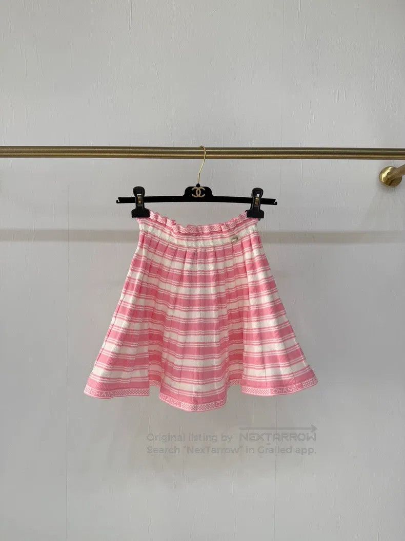 Chanel Chanel 23C pink striped knitted skirt umbrella skirt Size 42" / US 20 - 1 Thumbnail