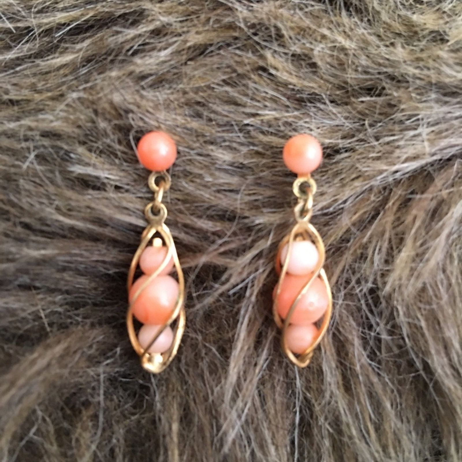 Vintage Vintage caged peach bead dangle pierced earrings Size ONE SIZE - 1 Thumbnail