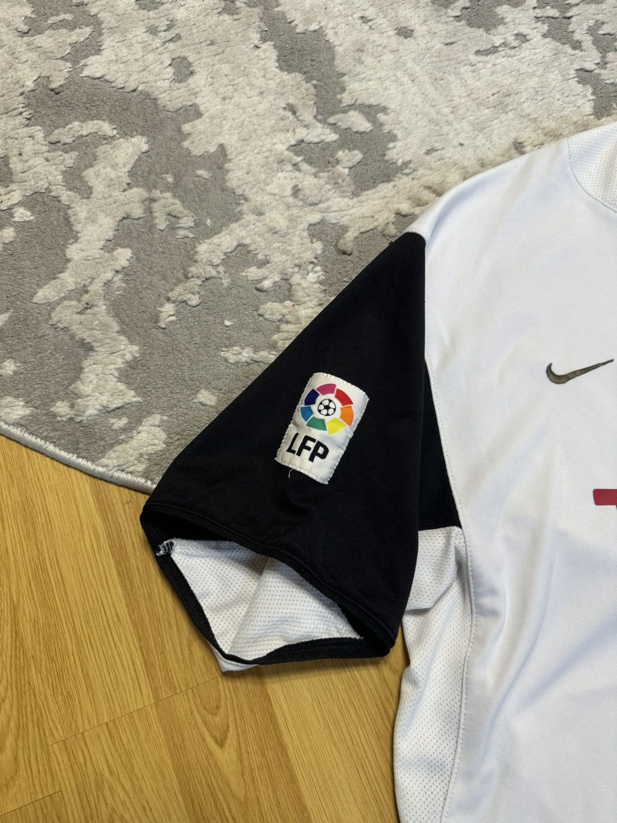 Nike × Vintage Nike FC Valencia 2003-04 Season Home Kit La Liga Jersey Size US XL / EU 56 / 4 - 8 Thumbnail
