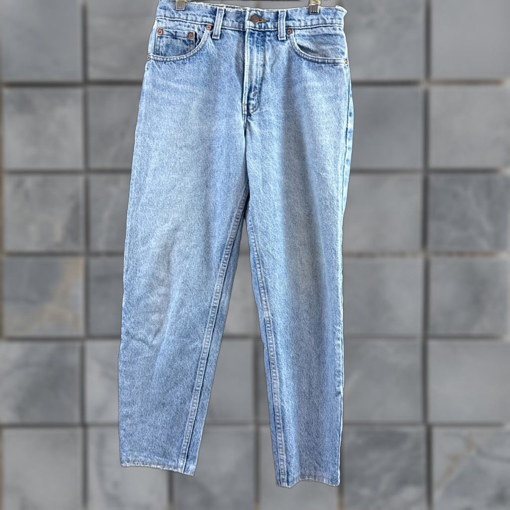 Levi's VINTAGE Levi's 550 Jeans Men 28x26 Blue Made USA Light 90s Relaxed Denim Tapered 5-Pocket Womens? Size US 28 / EU 44 - 1 Thumbnail