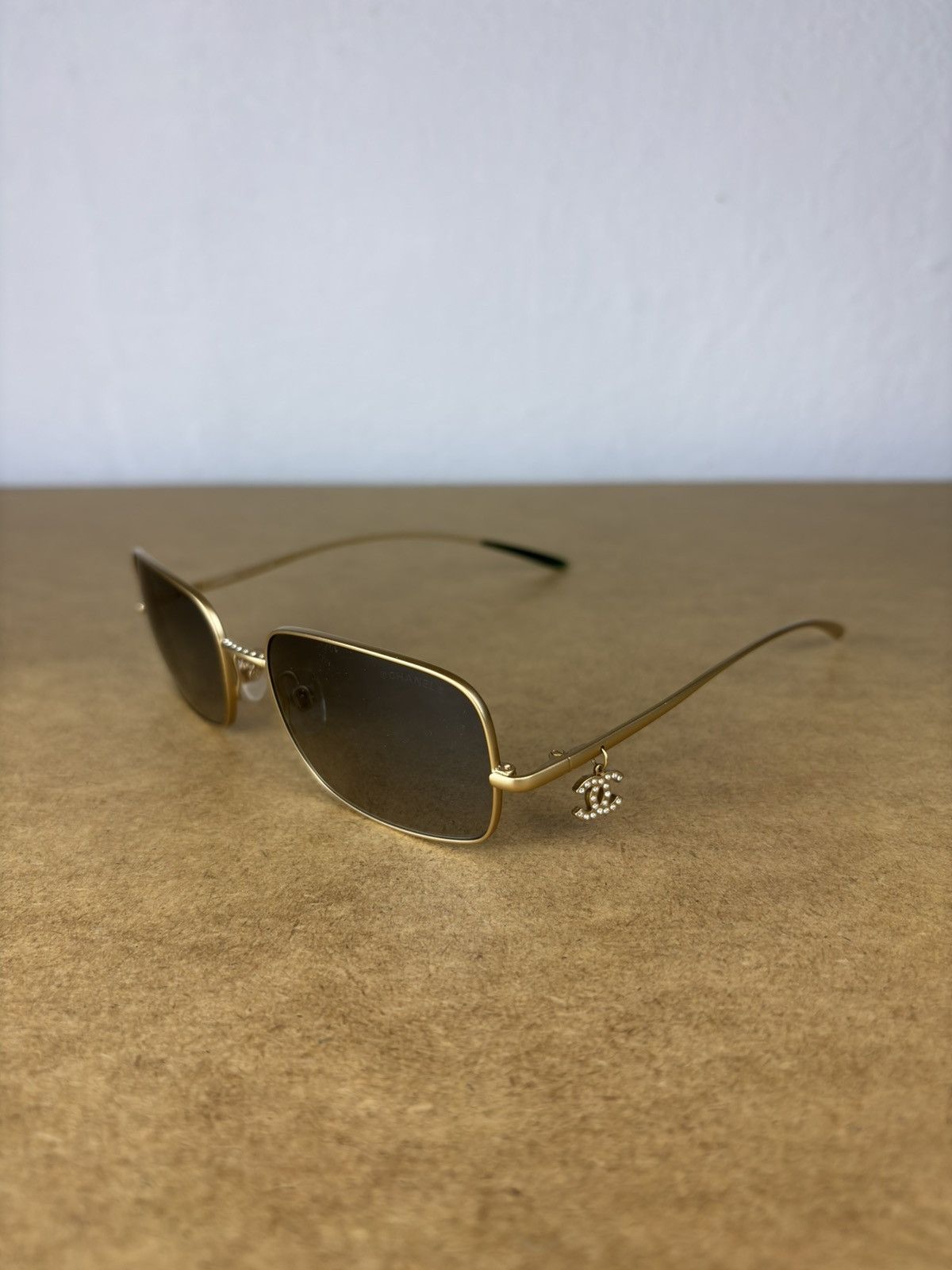 Chanel × Designer × Vintage Vintage Chanel Sunglasses Charm Metal Gold Luxury Unisex 90s Size ONE SIZE - 1 Thumbnail