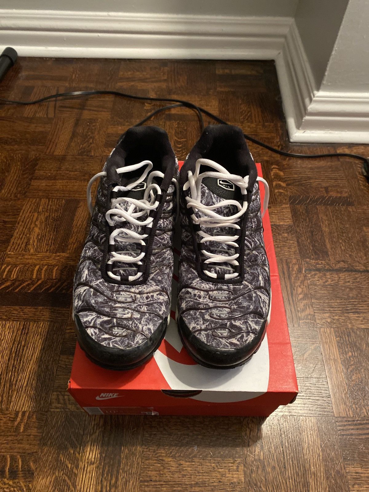 Nike Nike Air Max Plus TN Size US 10.5 / EU 43-44 - 3 Thumbnail