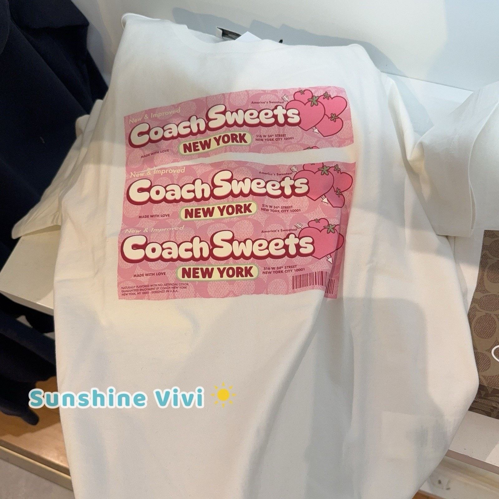 Strawberry NWT Coach Woman Sweets Classic T-Shirt Vintage Ivory CDM74 Size M / US 6-8 / IT 42-44 - 2 Thumbnail