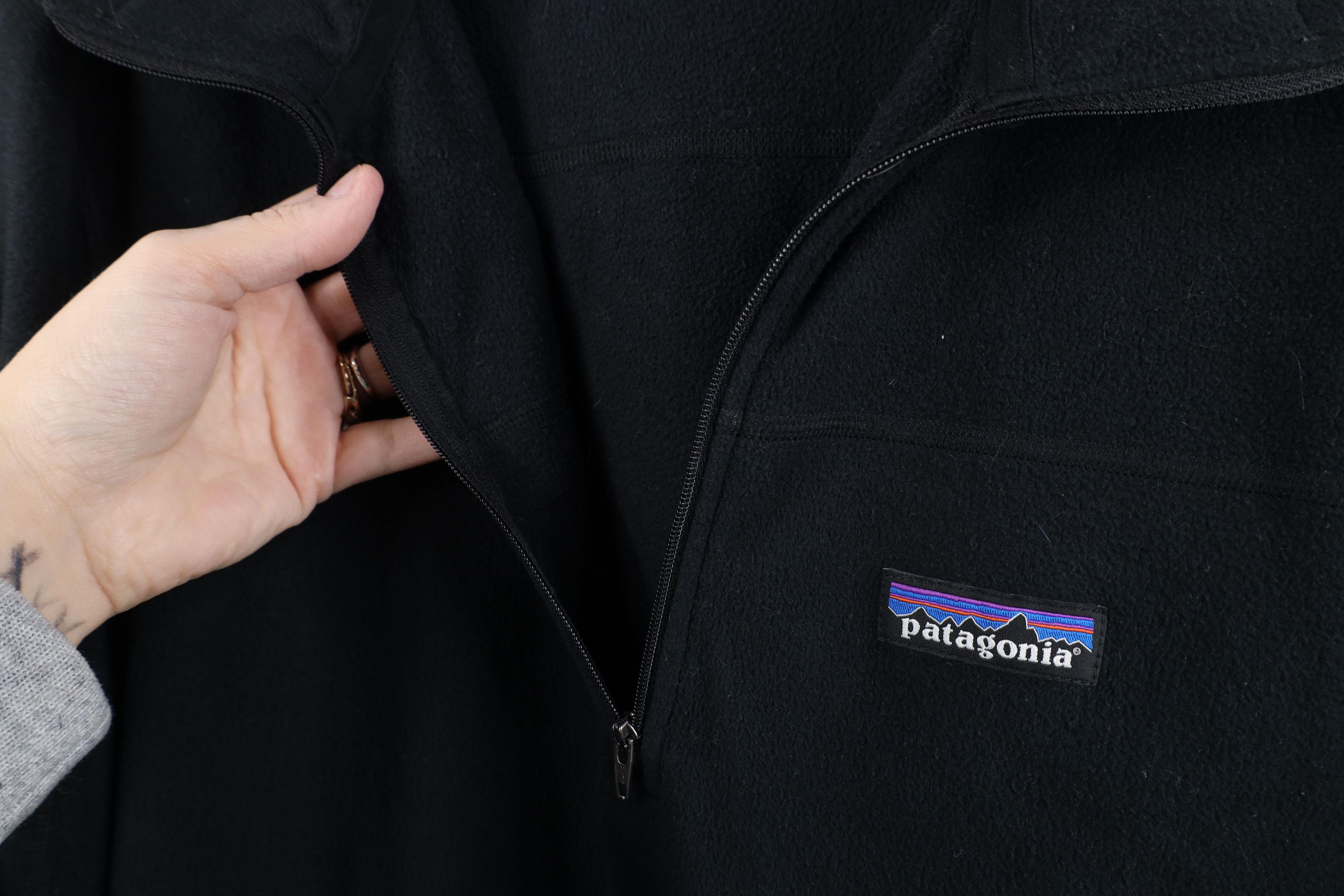 Patagonia Vintage Patagonia Box Logo Pullover Fleece Sweater Black Size US M / EU 48-50 / 2 - 5 Thumbnail