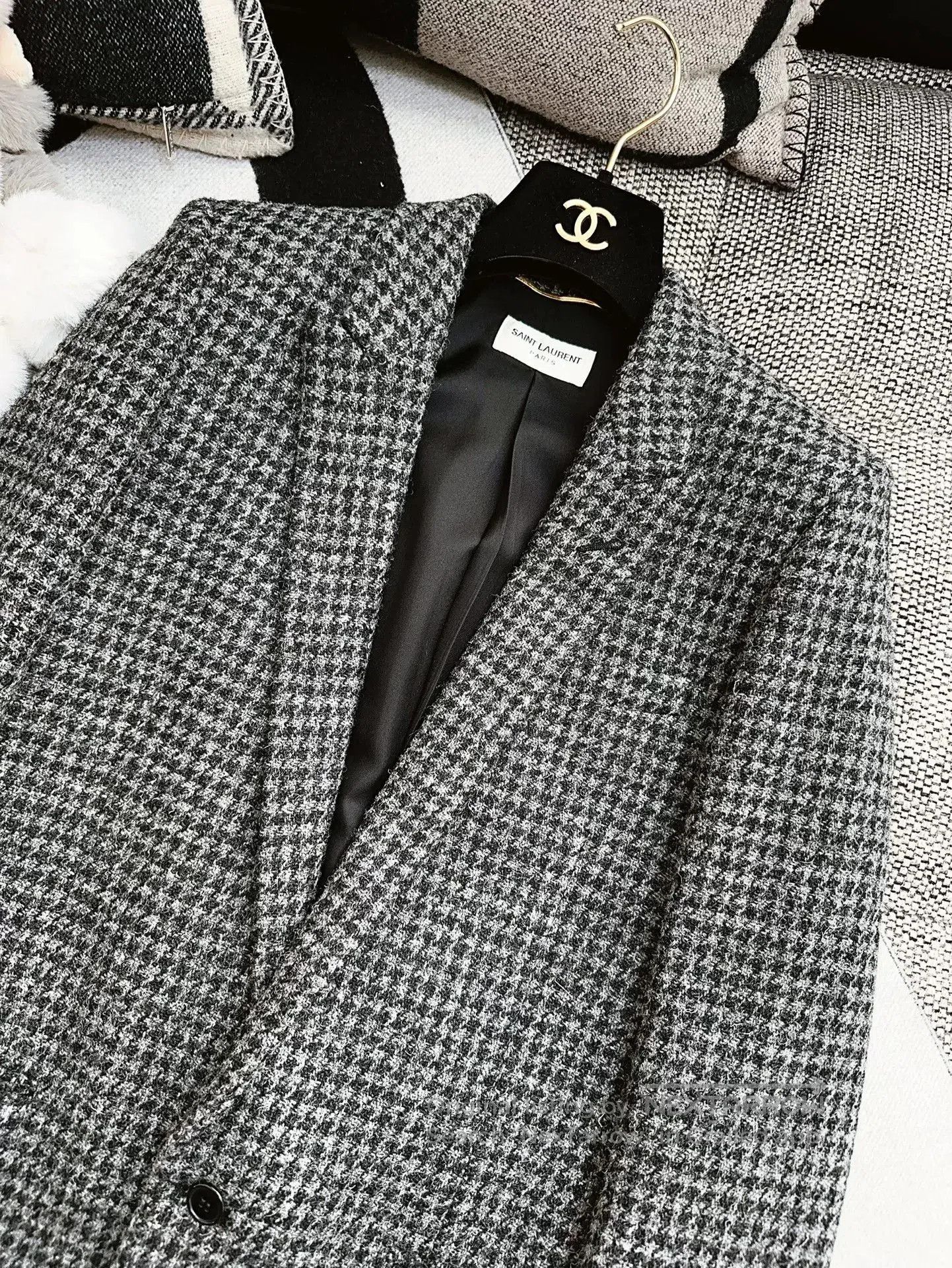Saint Laurent Paris Saint Laurent Houndstooth Wool Blazer. Size XS / US 0-2 / IT 36-38 - 4 Thumbnail