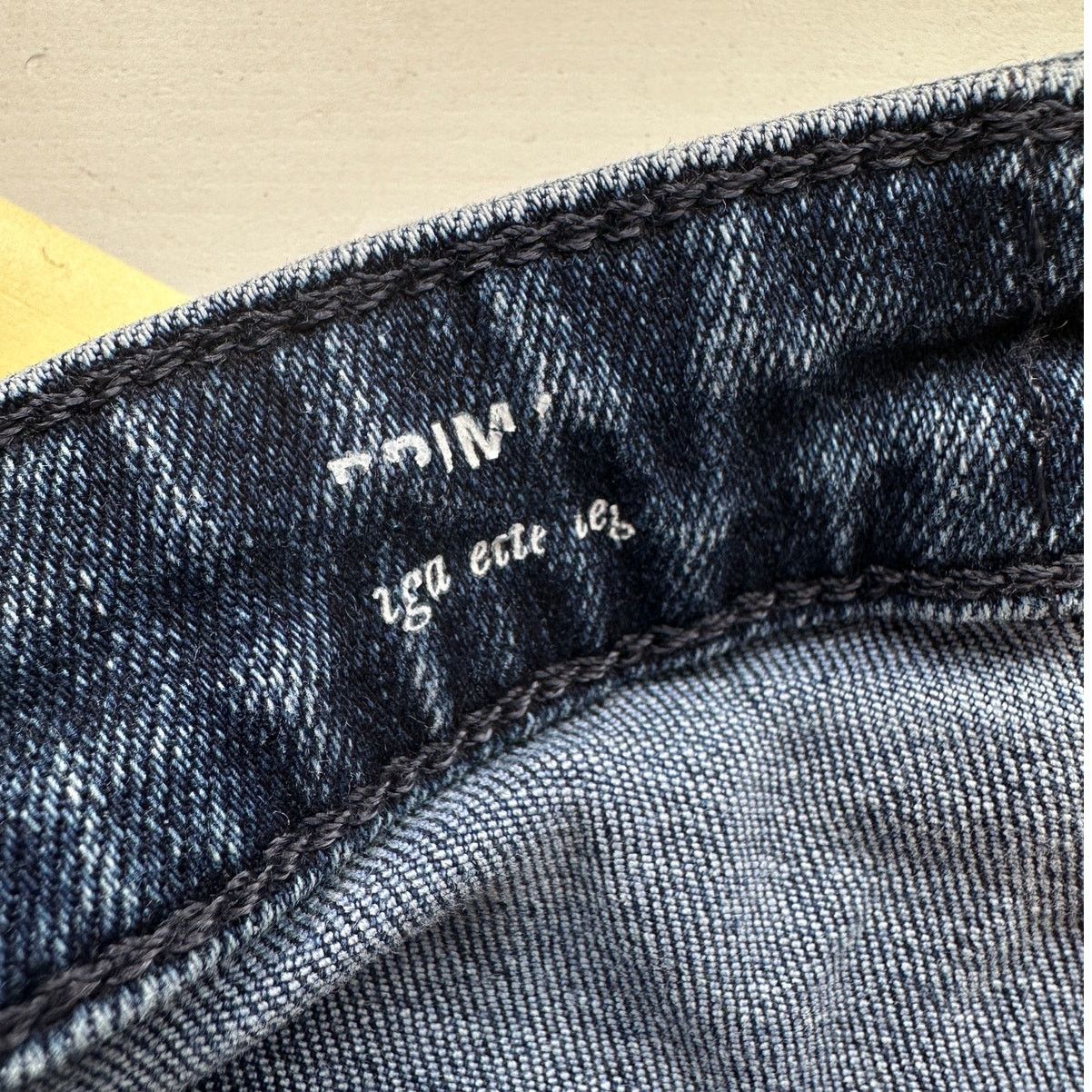 AG Adriano Goldschmied AG Adriano Medium Wash Whiskered Prima Cigarette Leg Jean 30 Size 30" / US 8 / IT 44 - 7 Thumbnail