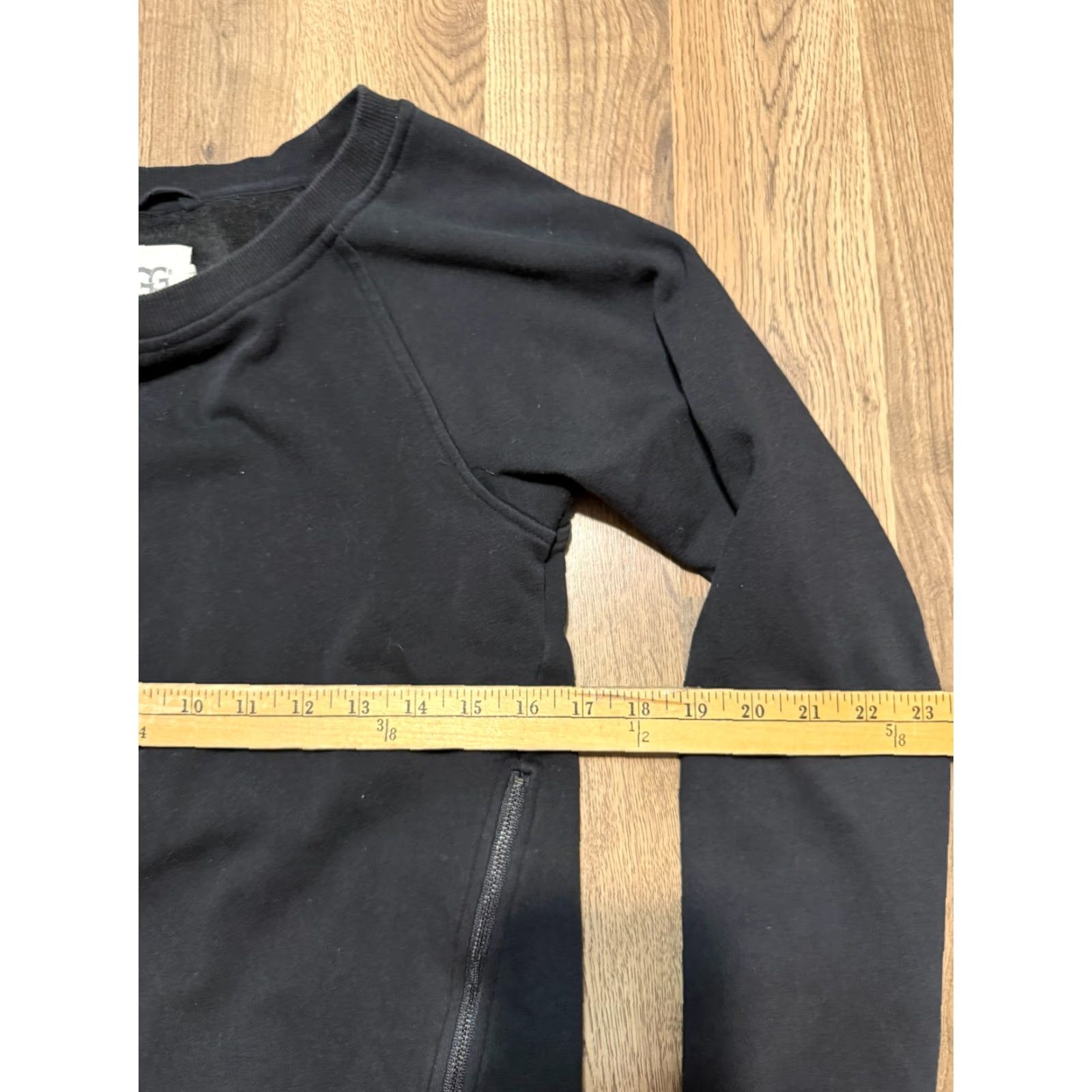Ugg UGG Sweater Women Size Small Black Crewneck Front Sides Zipper Pullover Size S / US 4 / IT 40 - 6 Thumbnail