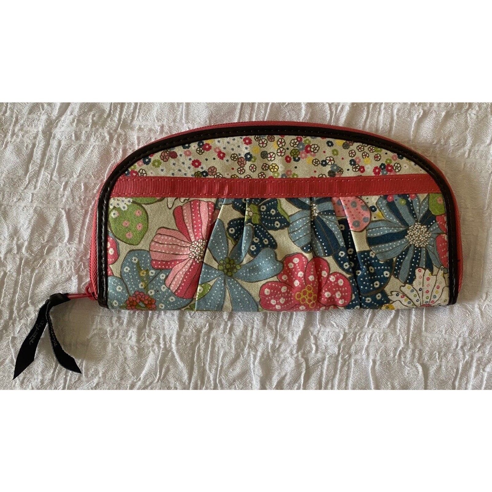 Other Thirty One Retired Wallet Floral Free Spirit Women’s Size ONE SIZE - 1 Thumbnail