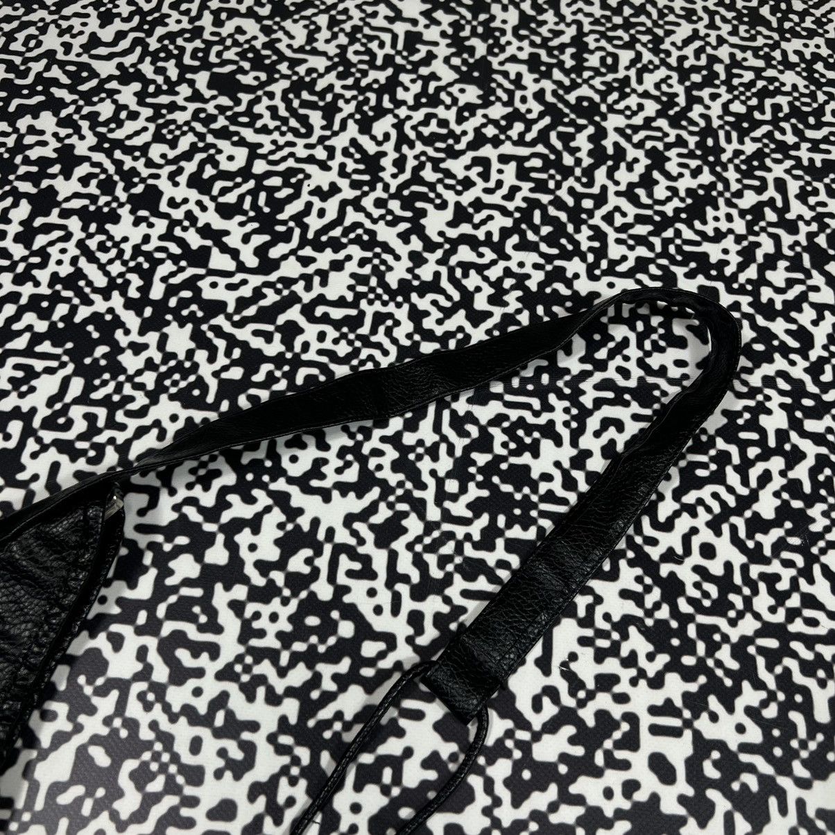 Japanese Brand Vintage Y2K Japanese Crossbody Bag Opium Style Size ONE SIZE - 9 Thumbnail