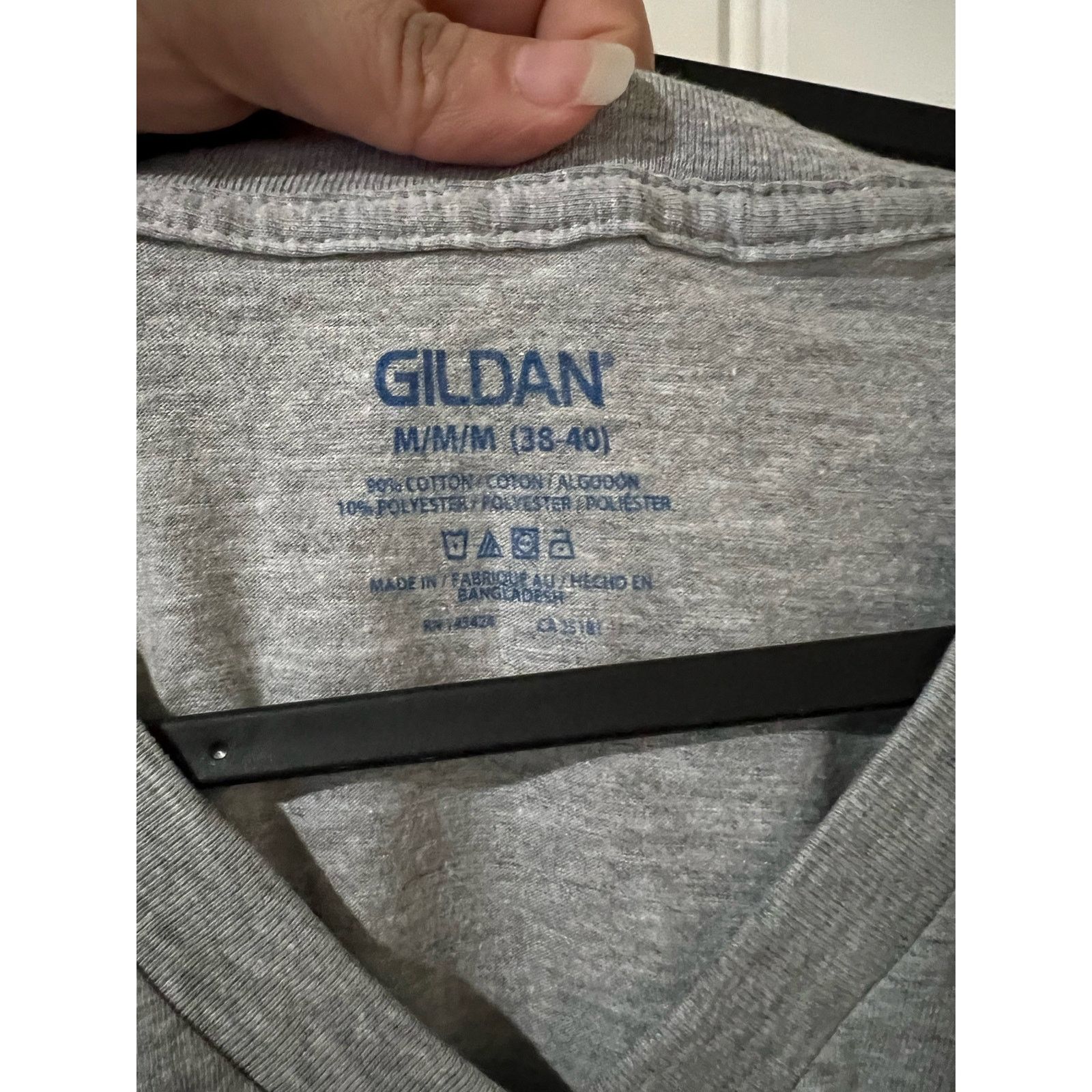 Gildan V-Neck T-Shirts Tagless Grey/black (38-40) Moisture wicking Size US M / EU 48-50 / 2 - 7 Thumbnail