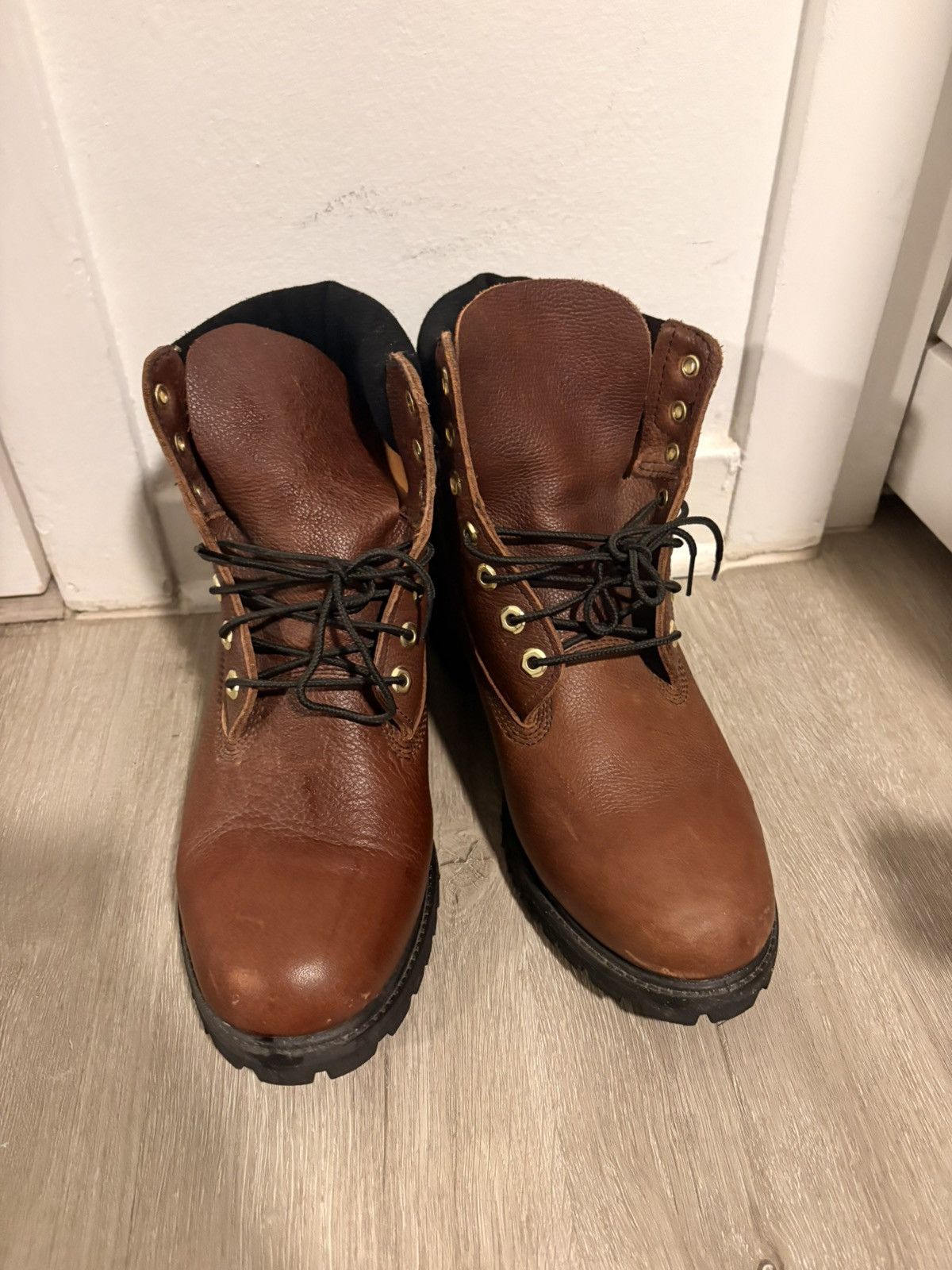 Timberland Timberland 6 Inch Boots Size US 9.5 / EU 42-43 - 1 Thumbnail