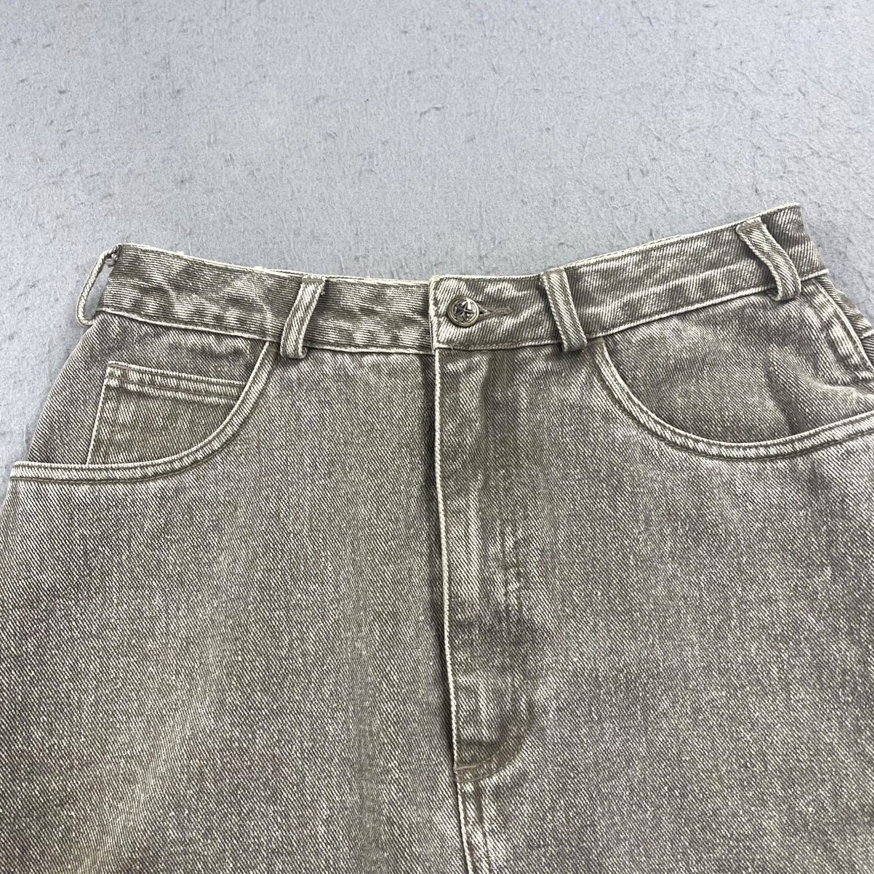 Banana Republic VINTAGE Banana Republic Skirt Womens 8 Gray Denim A-Line Knee Length 80s 90s Casual Slit Pockets Button Cap Notes: Cotton, Zip Mens Womens Girls Boys Size 30" / US 8 / IT 44 - 2 Thumbnail