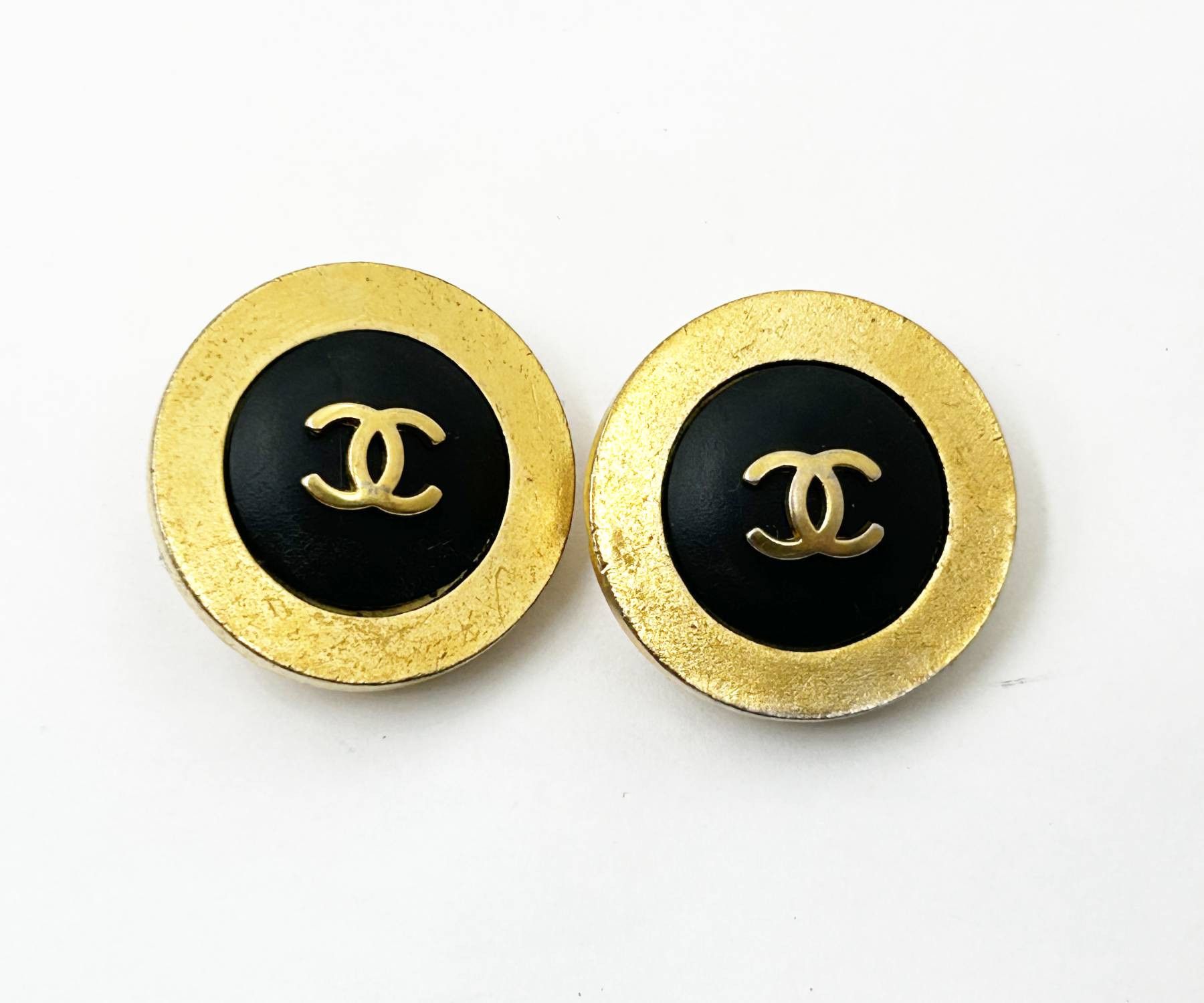 Chanel Chanel Gold Plated CC black Gold Rim Earrings Size ONE SIZE - 1 Thumbnail