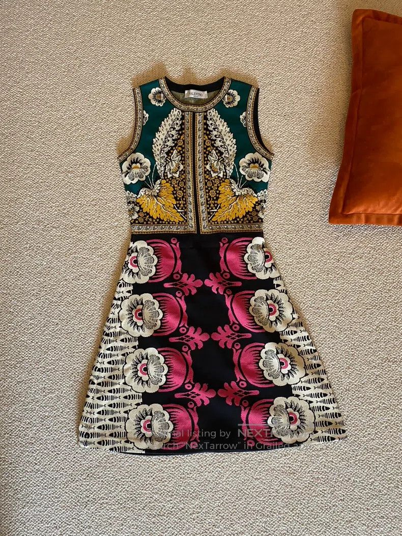 Valentino Valentino knitted dresses Size S / US 4 / IT 40 - 1 Thumbnail