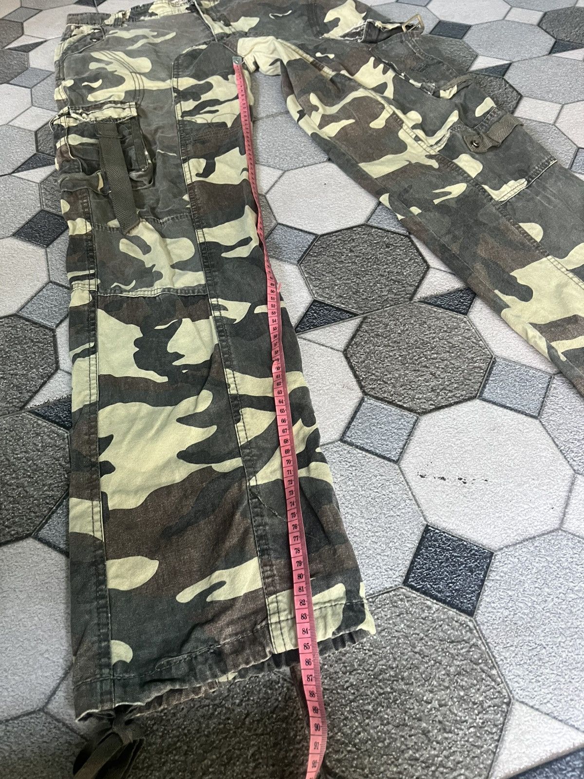 Abercrombie & Fitch Abercrombie & Fitch Camo Cargo Pants Vintge Size US 33 - 11 Thumbnail