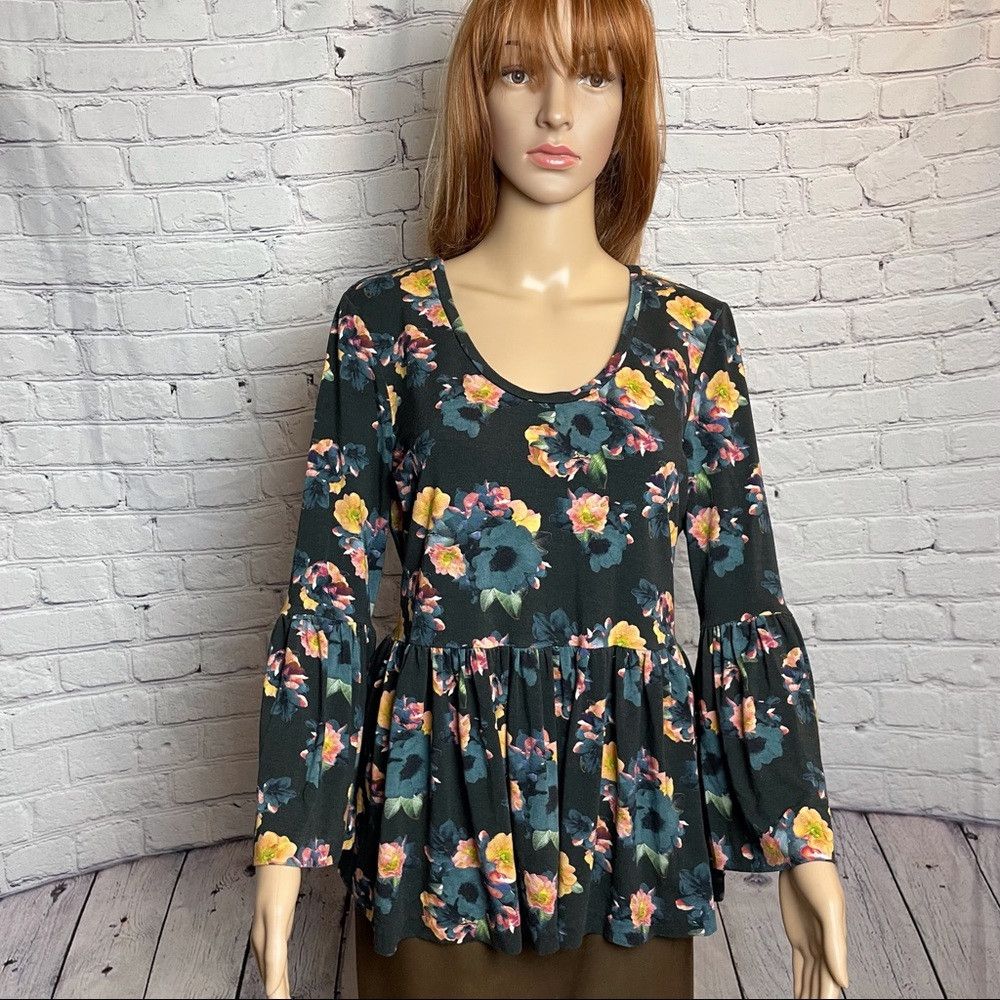 Nicole Miller Artelier Nicole Miller Vintage Floral Bell Sleeve Top Size Size M / US 6-8 / IT 42-44 - 2 Thumbnail