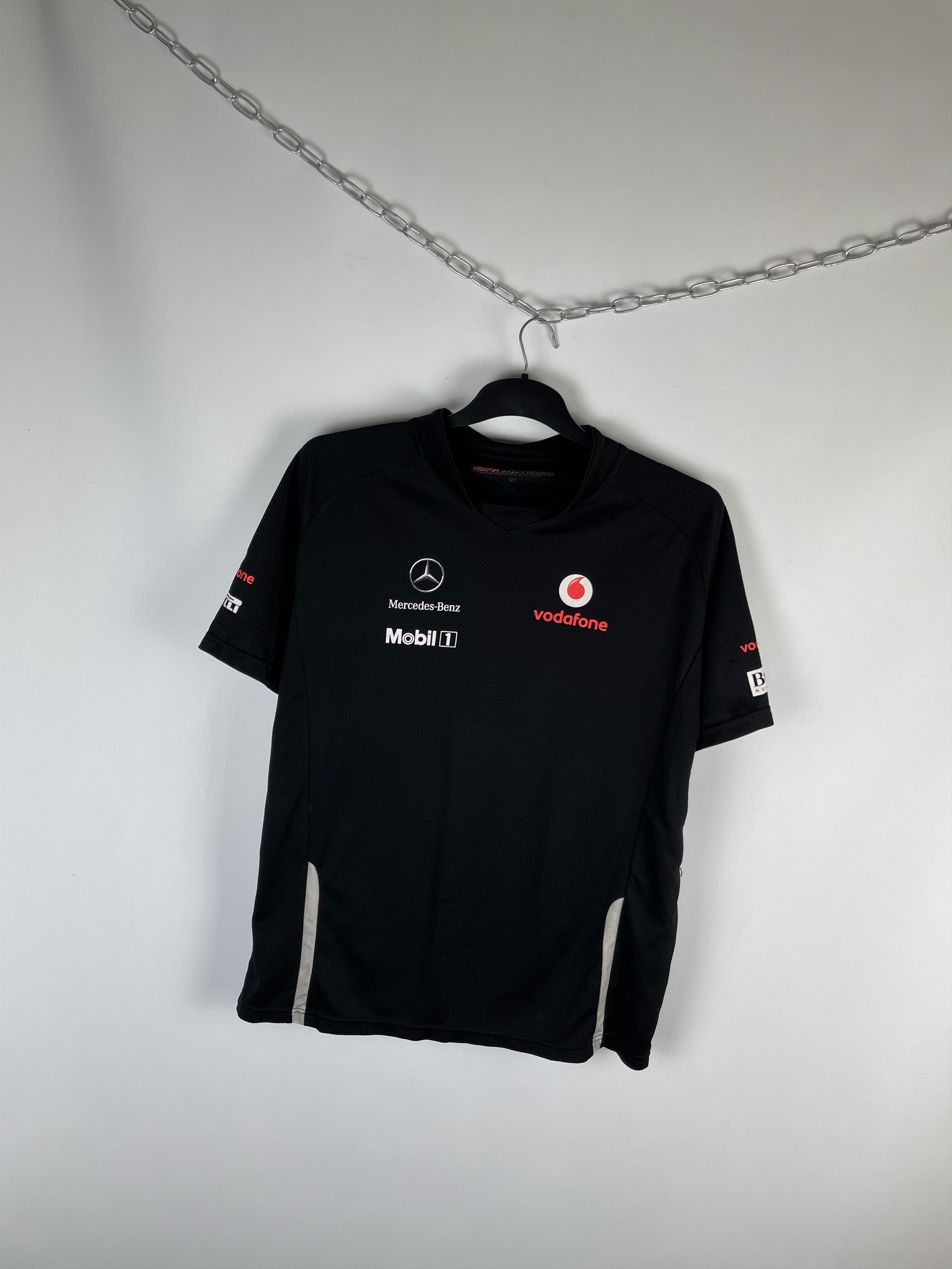 Mercedes-Benz Mersedes Benz AMG T-Shirts Vodafone Size US XL / EU 56 / 4 - 2 Thumbnail