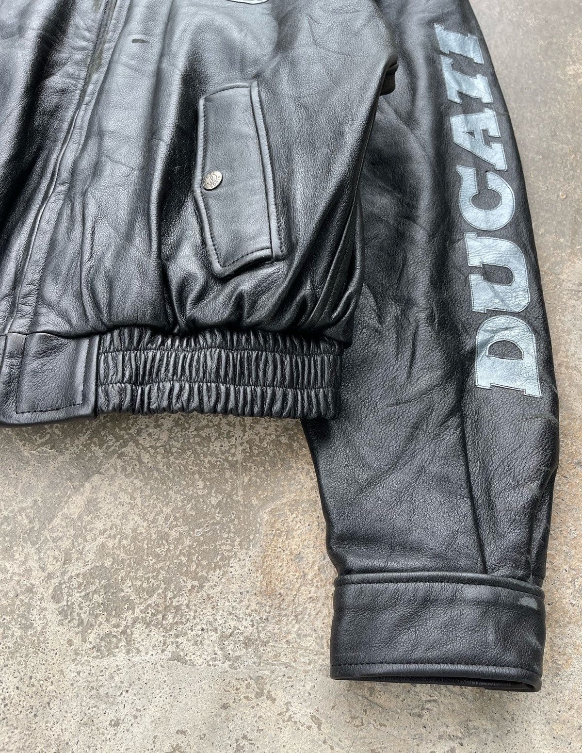 Ducati × Kadoya 🔥RARE🔥 DUCATI ITALY BY KADOYA GENUINE LEATHER RAIDER JACKET Size US M / EU 48-50 / 2 - 9 Thumbnail