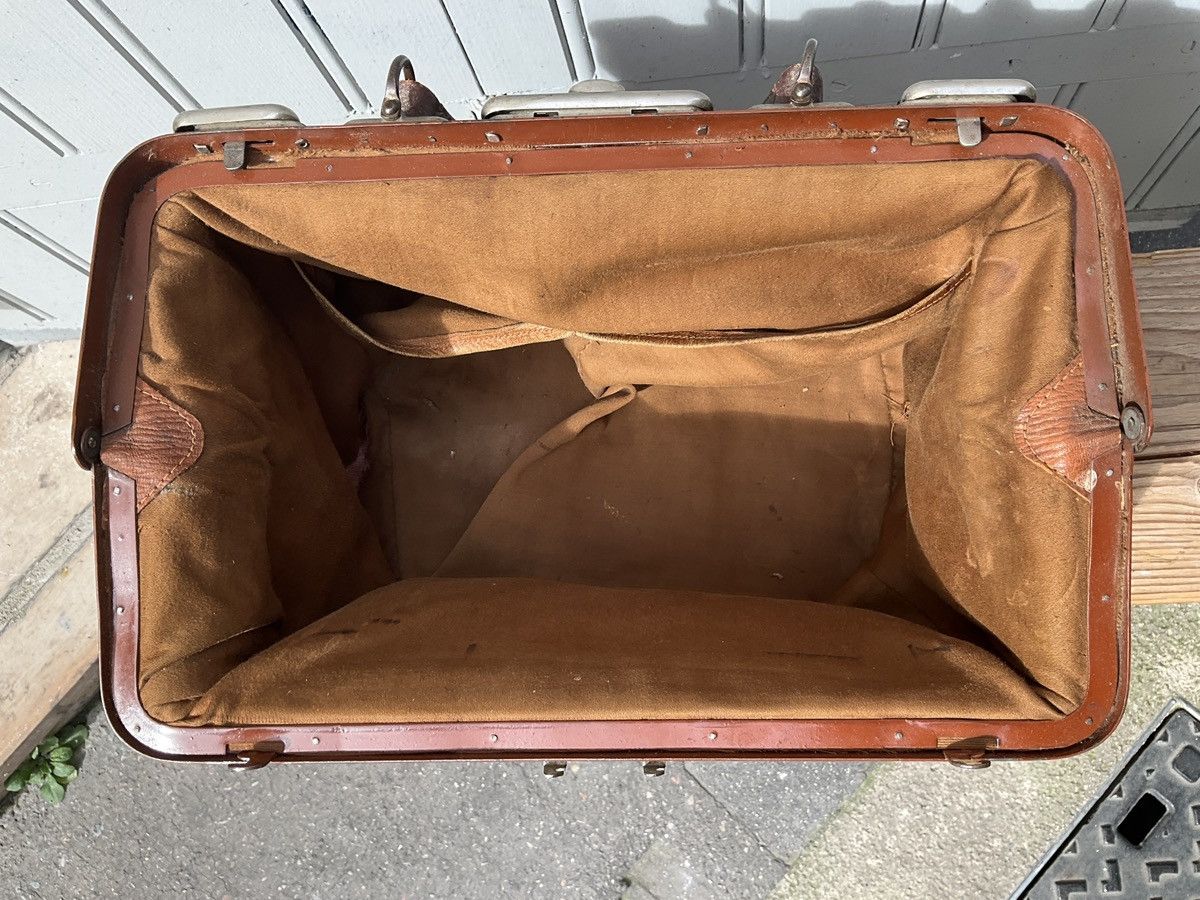 Vintage Vintage leather suitcase Size 44 - 9 Thumbnail