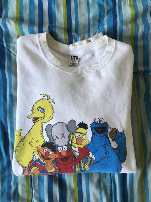 Kaws x discount sesame street crewneck