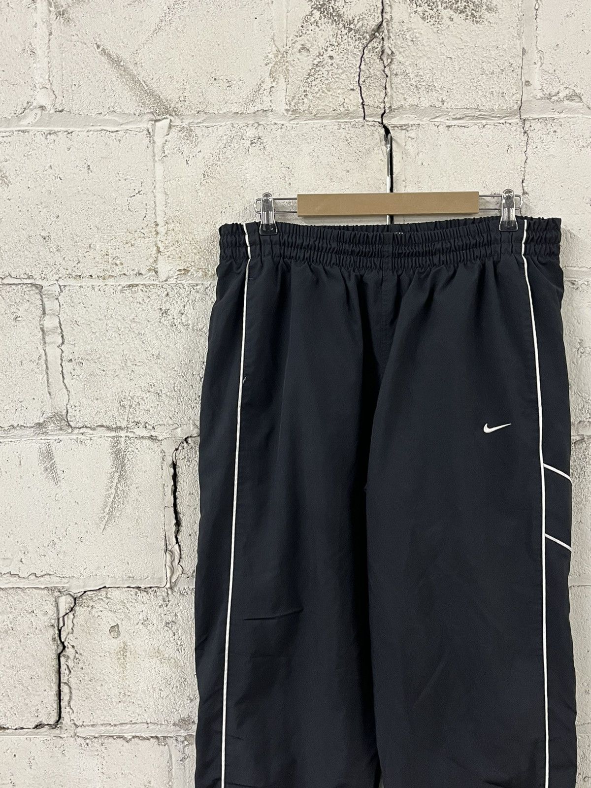 Nike Y2K baggy fit Nike track pants, streetwear hype rare Size US 34 / EU 50 - 5 Thumbnail
