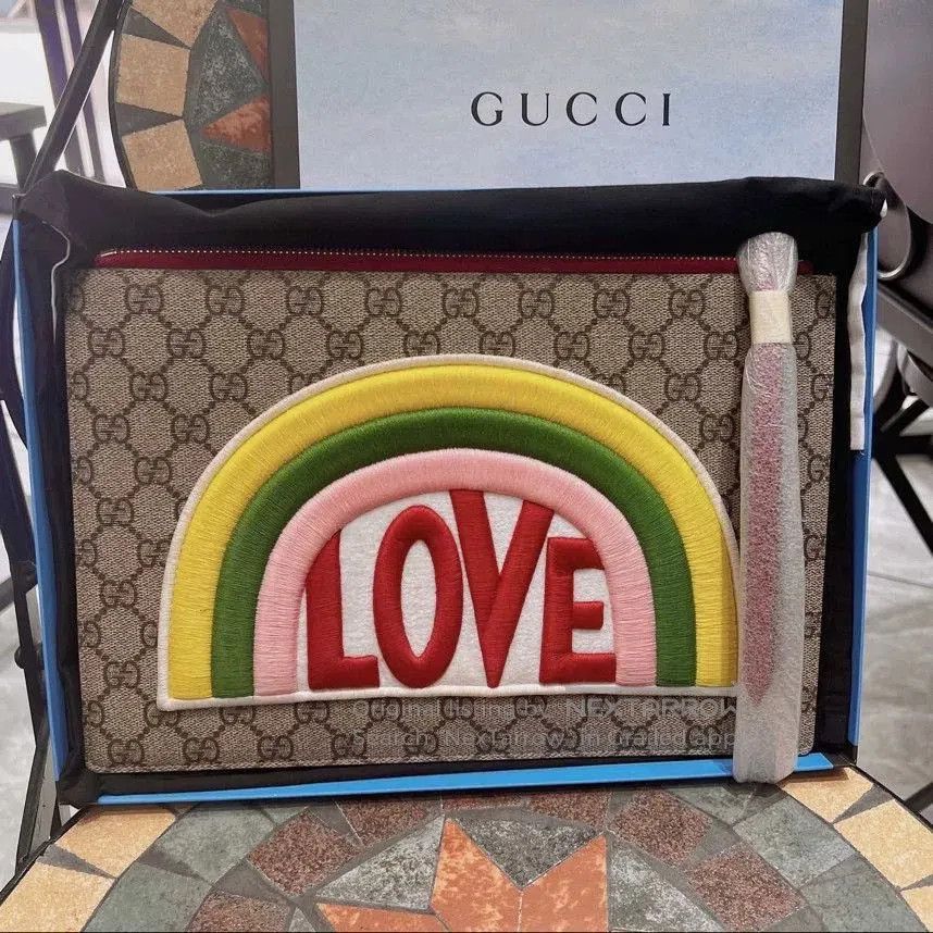 Gucci Gucci Love Collection Embroidered Clutch. Size ONE SIZE - 1 Thumbnail