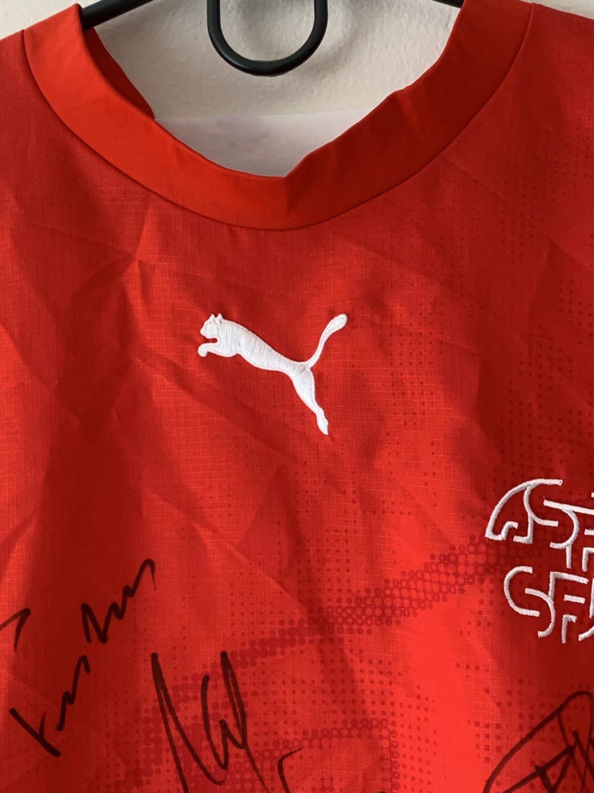 Puma 🔥PUMA SWITZERLAND 2006 2007 SIGNED PLAYERS TRIKOT JERSEY SWI Size US M / EU 48-50 / 2 - 6 Thumbnail