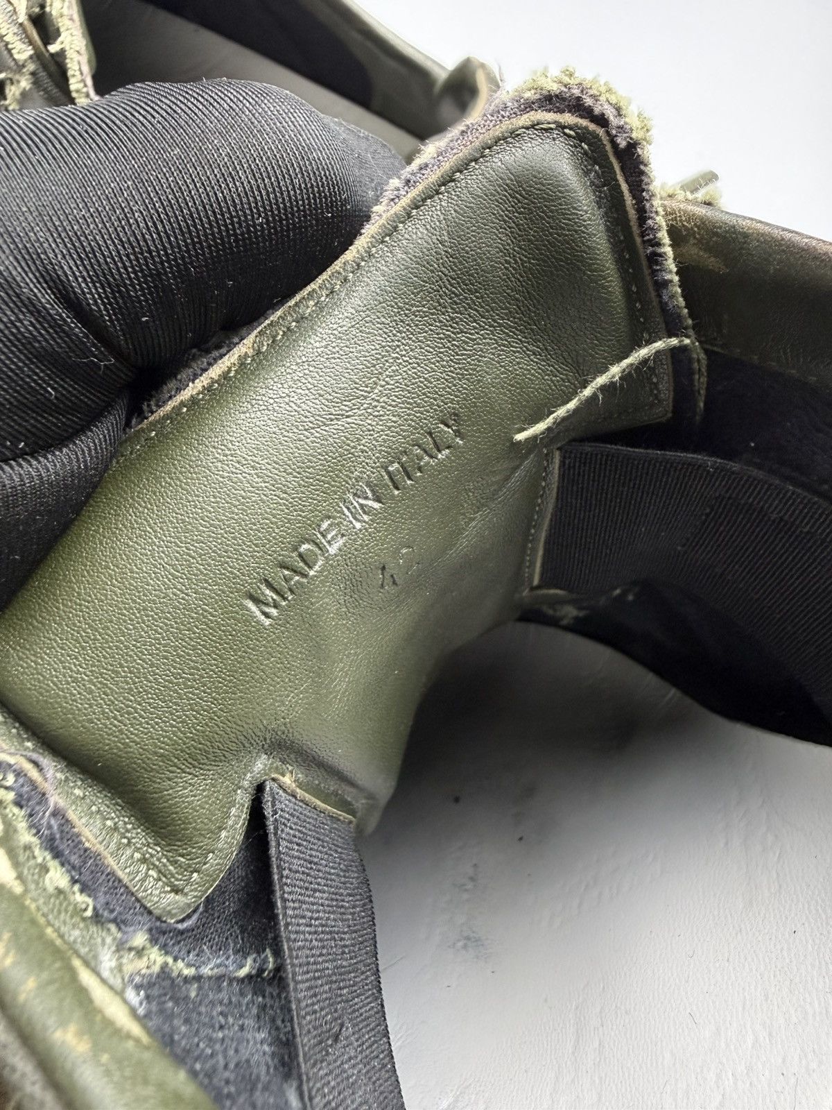 Maison Margiela Maison Margiela Gats Distressed Olive Green Size US 9 / EU 42 - 12 Thumbnail