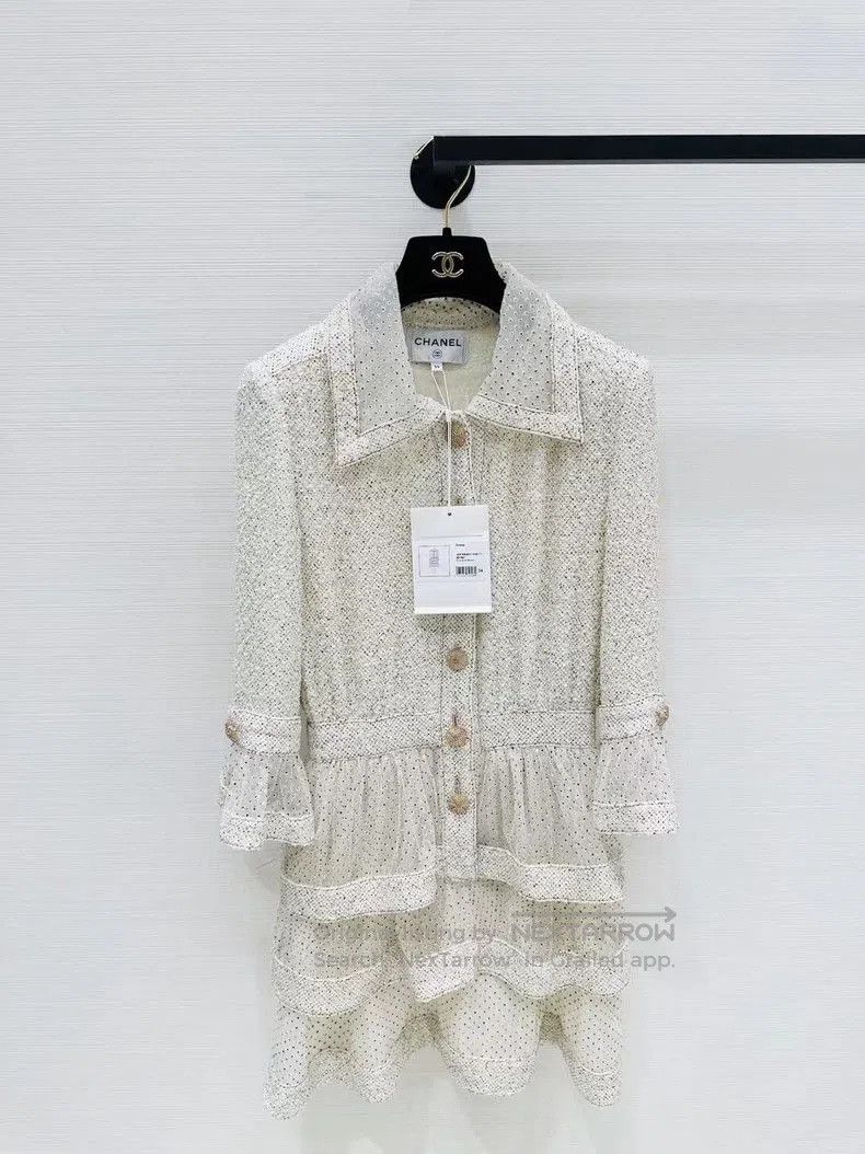 Chanel Chanel 20SS Beige Dress F34. Size US 34 / EU 50 - 1 Thumbnail