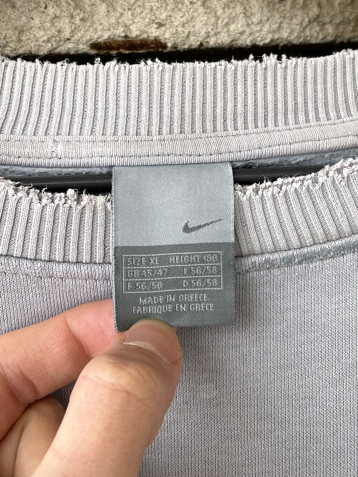 Nike Vintage Y2K Nike Big Logo Distressed Trashed Sweatshirt Size US XL / EU 56 / 4 - 7 Thumbnail