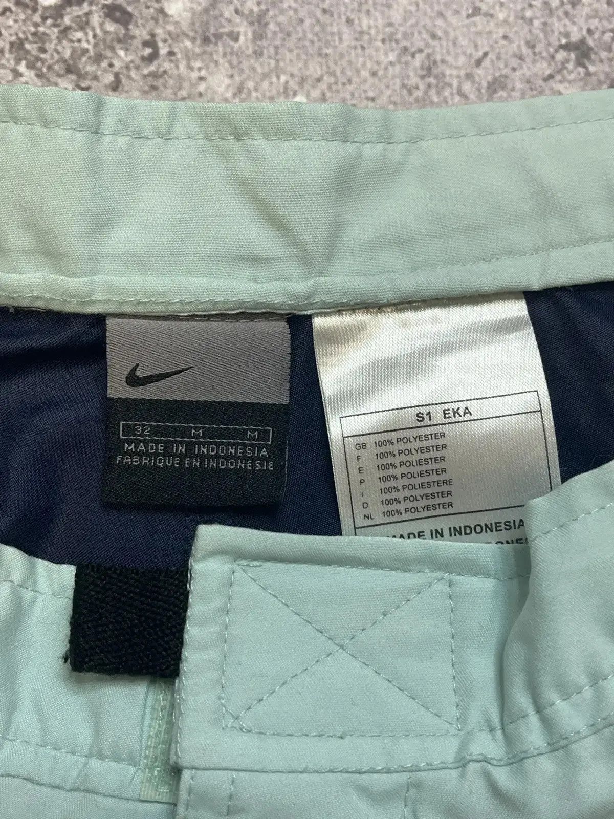 Nike Vintage Nike Medium Shorts Size US 31 - 3 Thumbnail