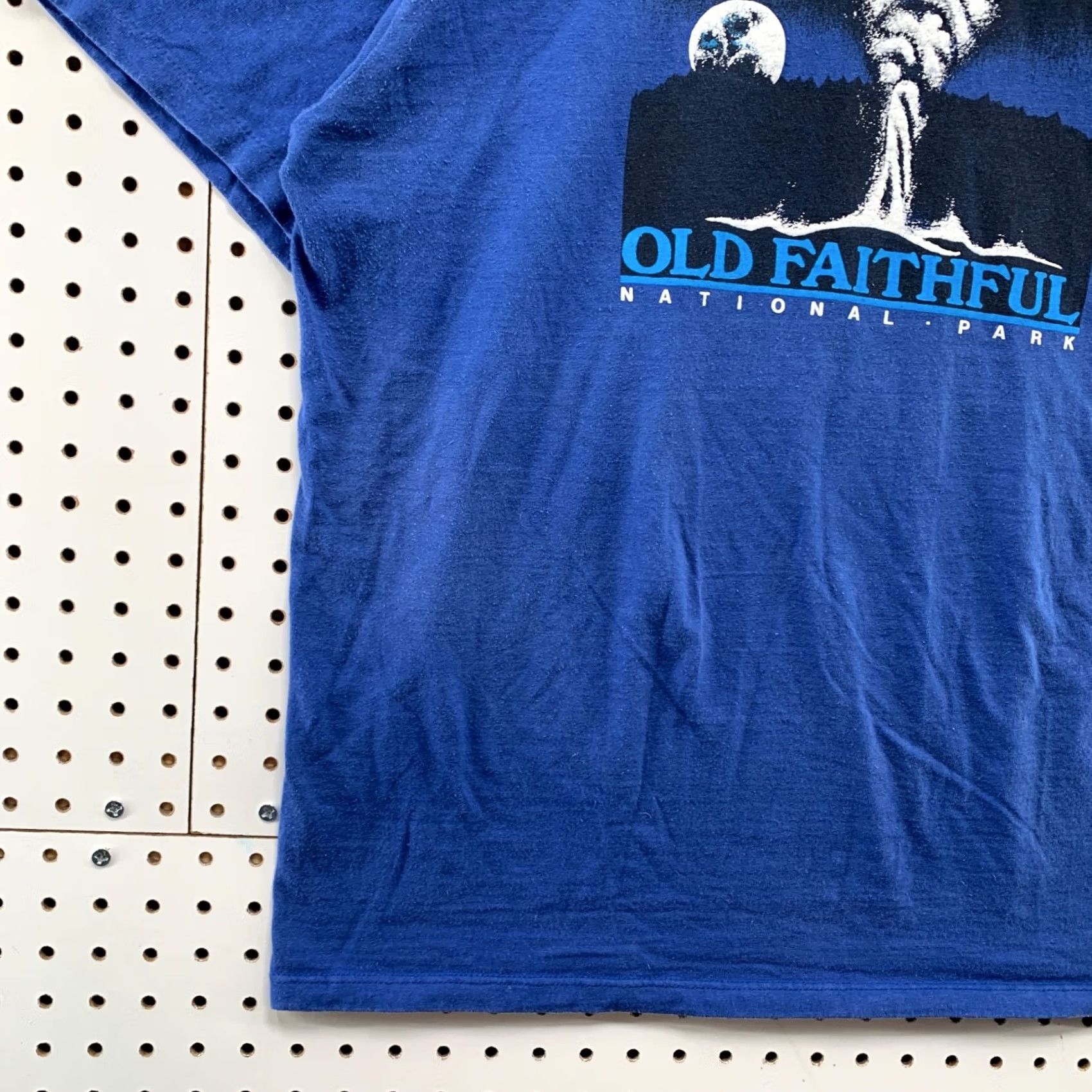 Jerzees VINTAGE Yellowstone Old Faithful Shirt Men XL Blue 80s Park T-Shirt Graphic Print Short Sleeve Crew Neck Mens Size US XL / EU 56 / 4 - 7 Thumbnail