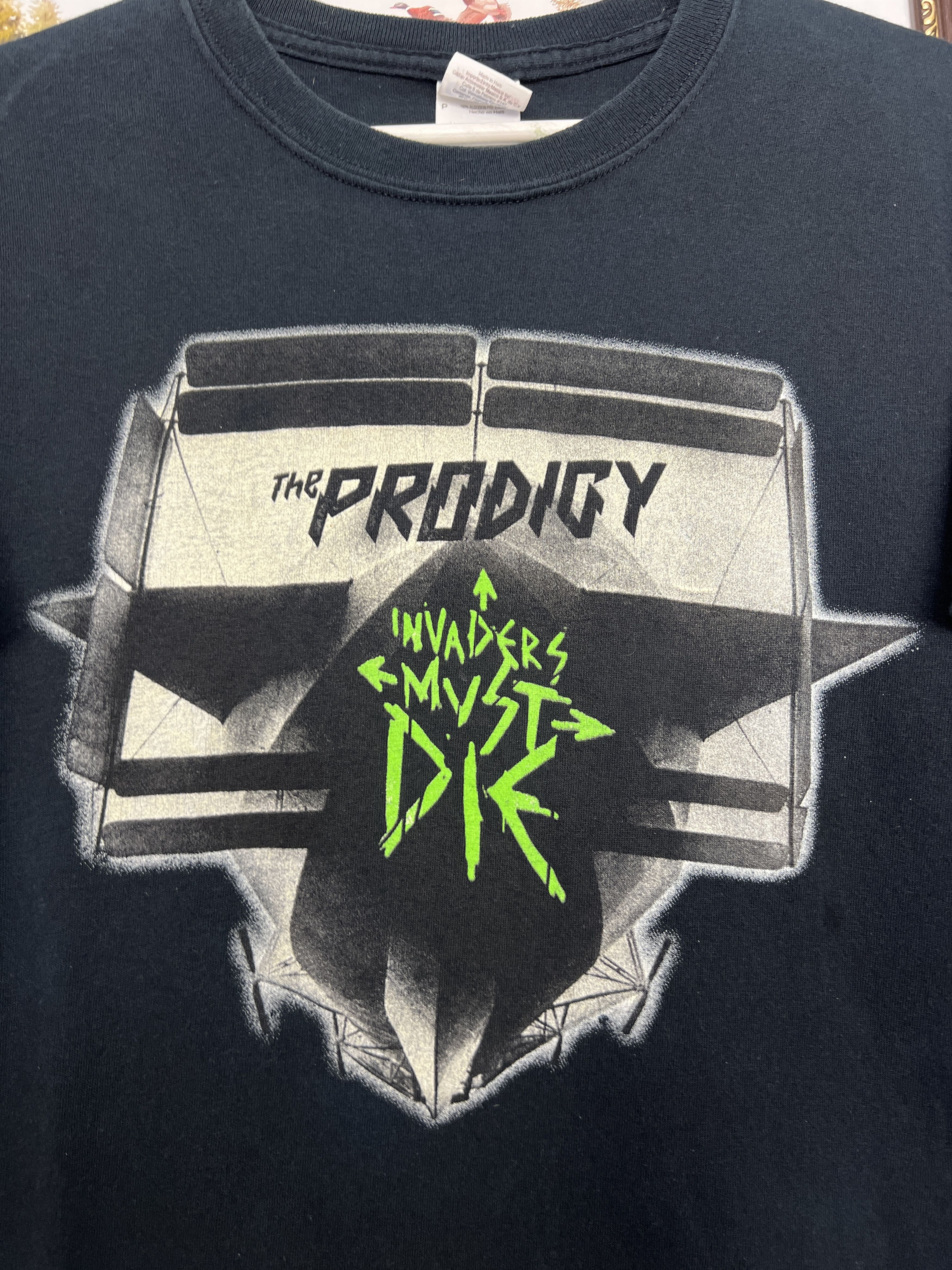 Vintage Vintage The Prodigy Invaders Must Die Over Print Tee Size US S / EU 44-46 / 1 - 3 Thumbnail