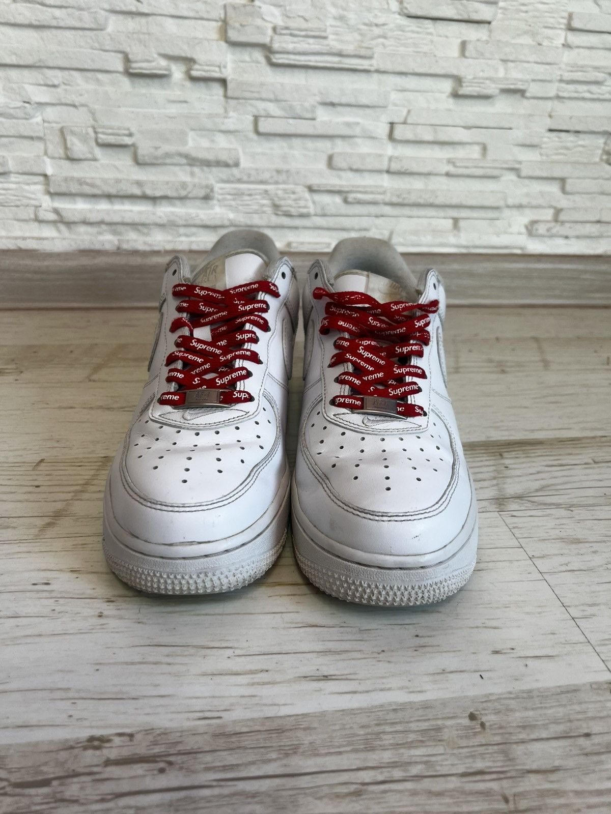 Nike × Supreme Nike Air Force 1 Low Supreme White Leather Sneakers US 7.5 Size US 7.5 / EU 40-41 - 2 Thumbnail