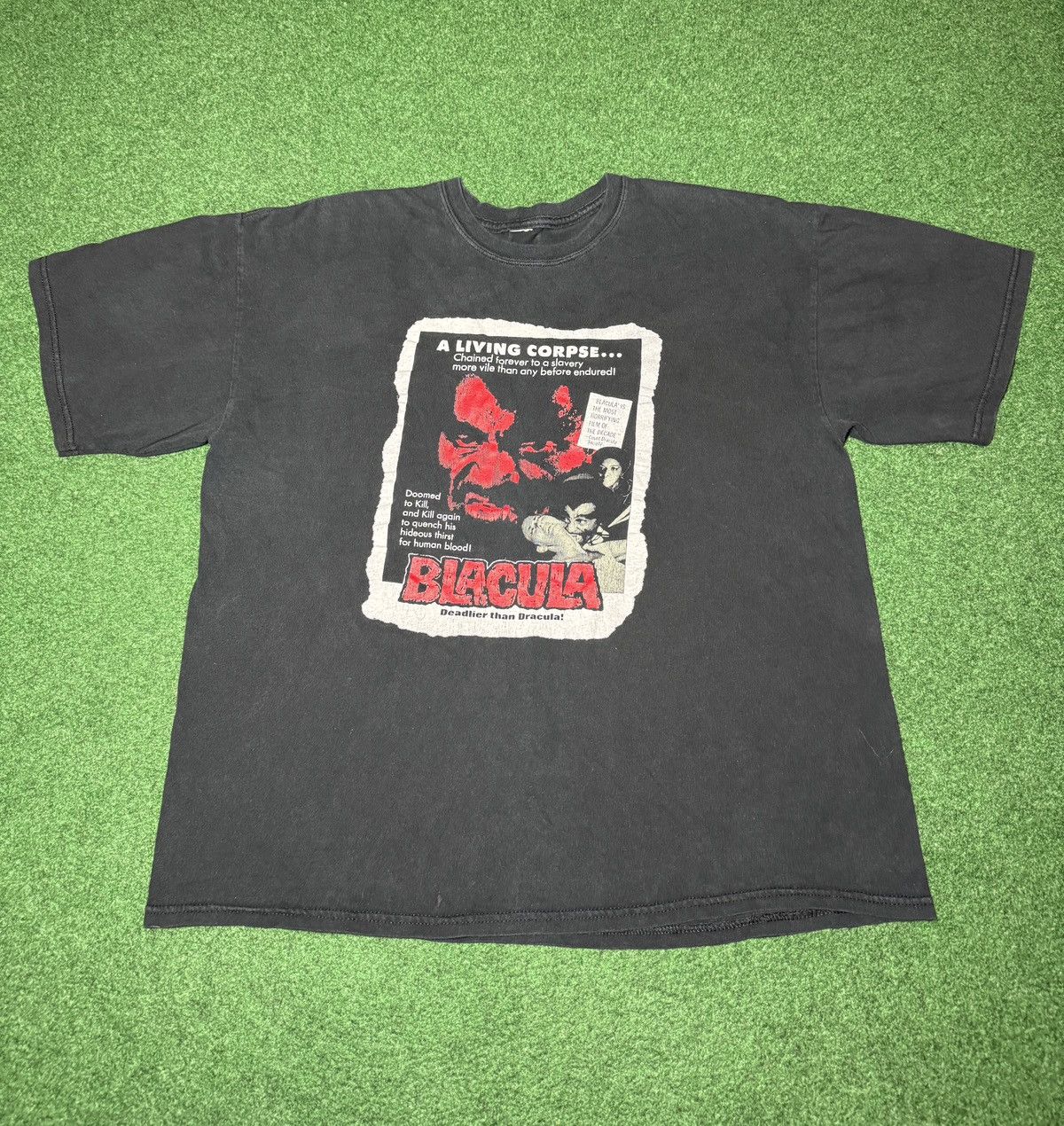 Vintage Vintage Blacula Horror 70s Blaxploitation XL Movie T Shirt Size US XL / EU 56 / 4 - 1 Thumbnail