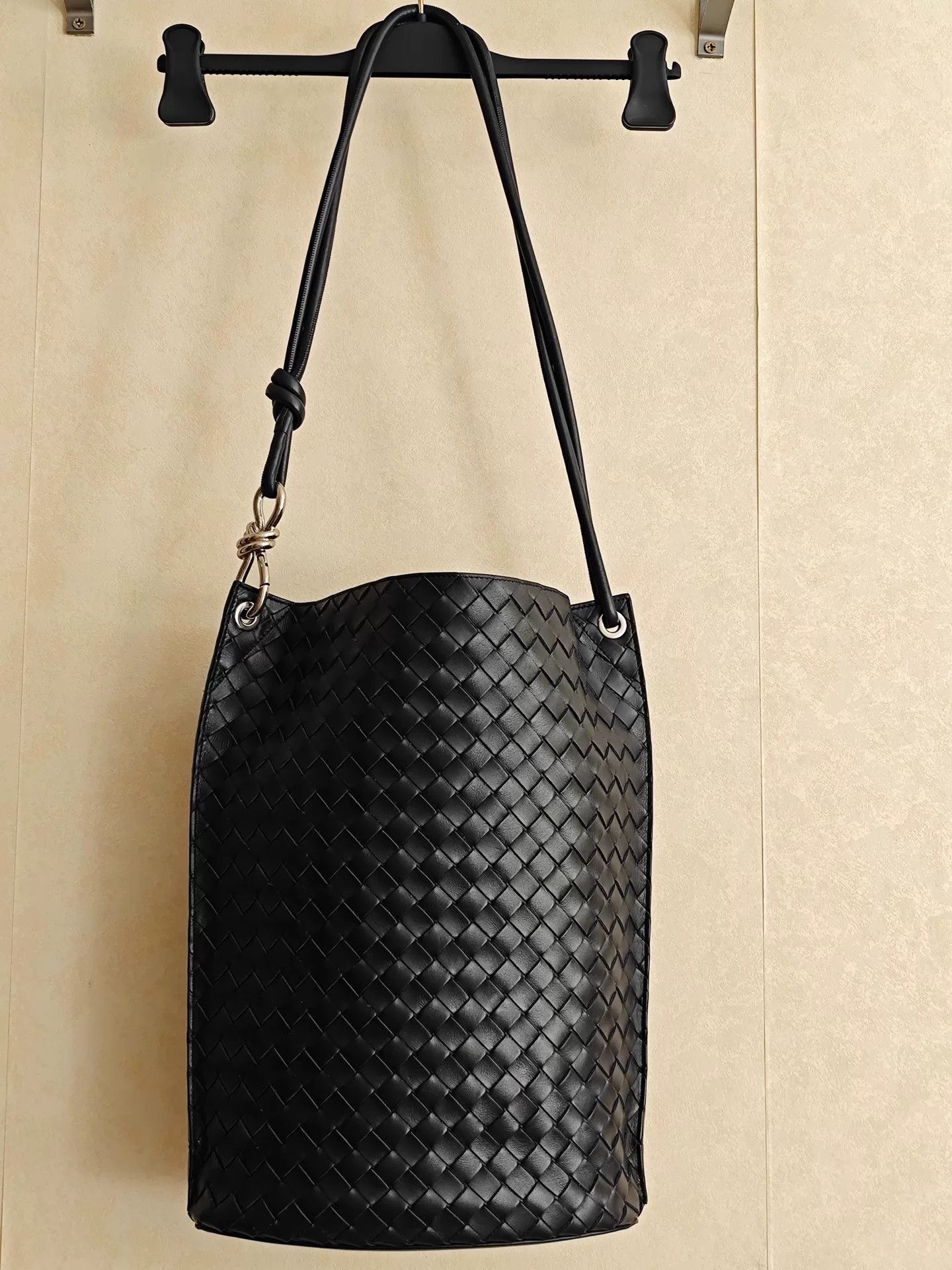 Bottega Veneta Bottega Veneta Woven Metal Clasp Crossbody Bag Size ONE SIZE - 1 Thumbnail