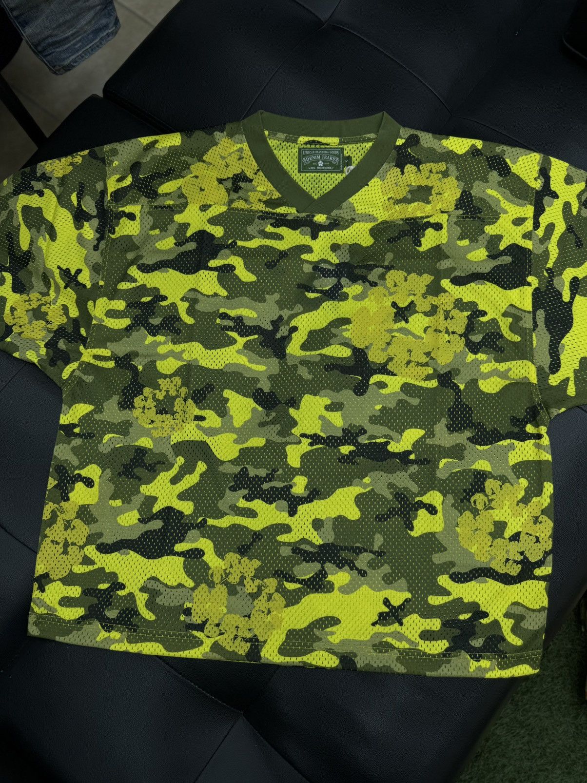 DENIM TEARS Denim Tears Yellow Camo Cotton Wreath Jersey Size S (NEW) Size US S / EU 44-46 / 1 - 5 Thumbnail