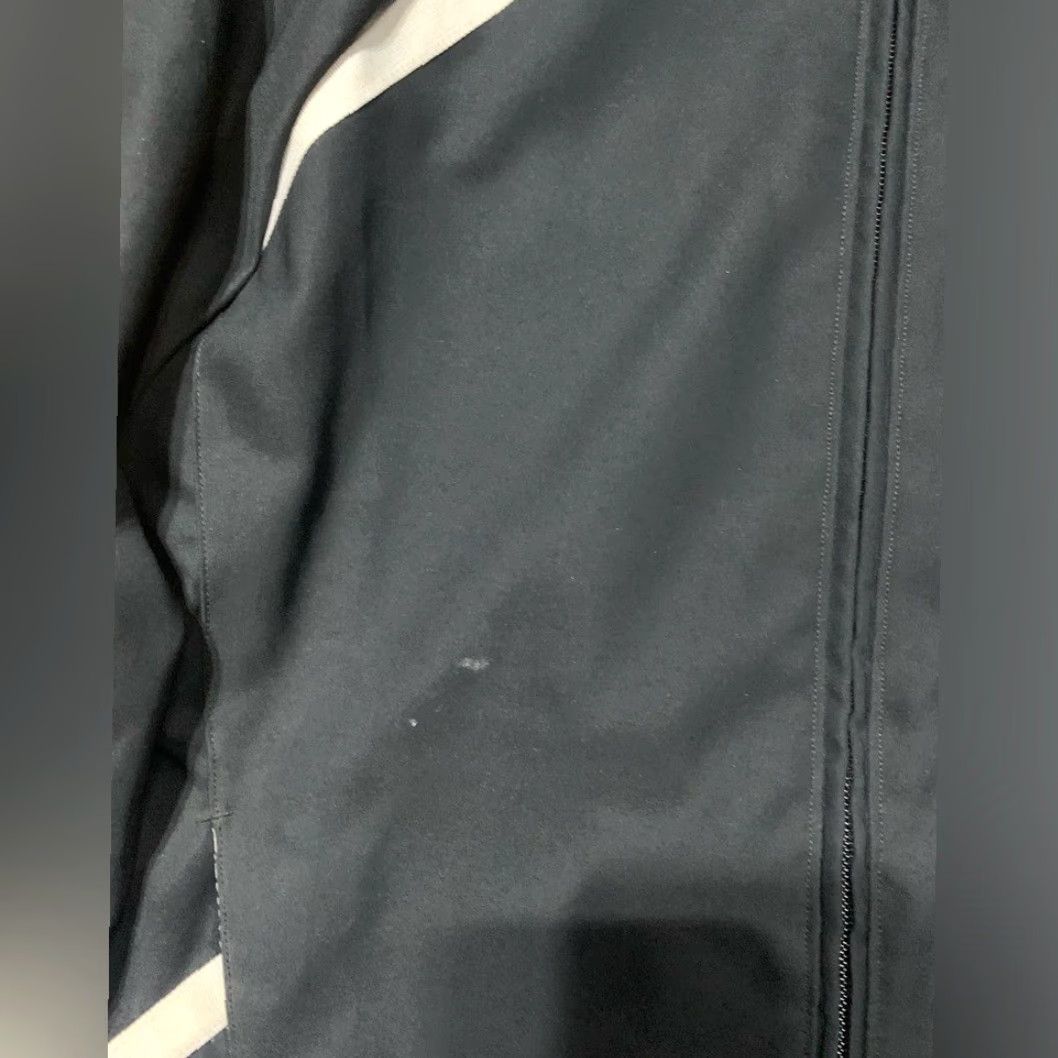 Under Armour Under Armour Black Jacket Small Unisex Adults S Polyester Basic Jacket Men/Women? Size US S / EU 44-46 / 1 - 3 Thumbnail