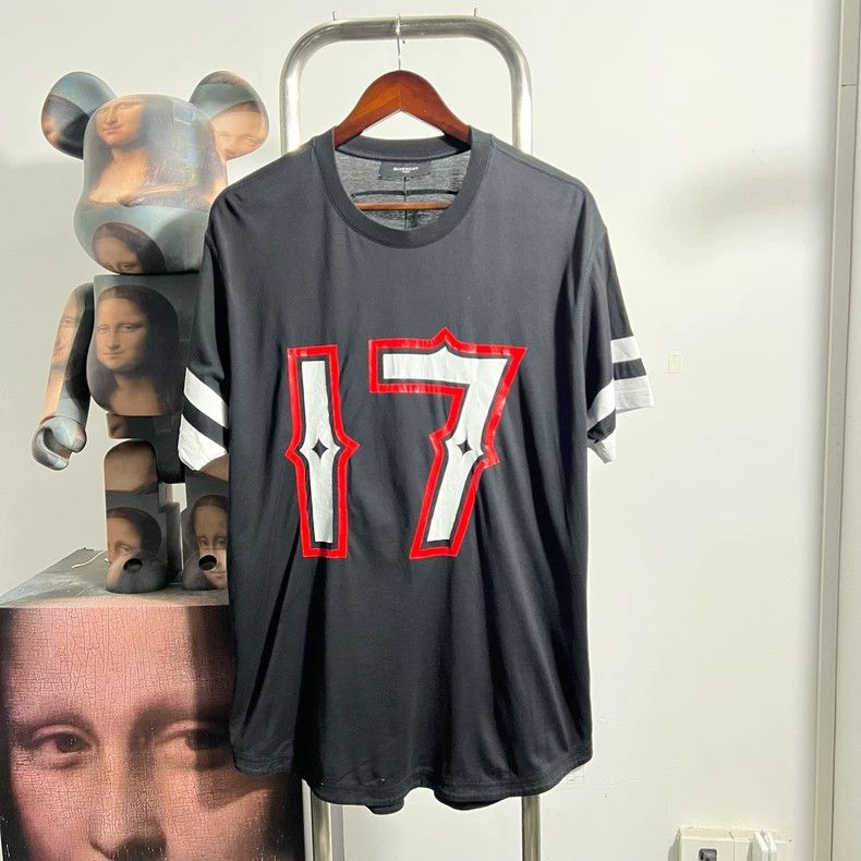 Givenchy Givenchy Printed Short Sleeve P2523 Size US S / EU 44-46 / 1 - 1 Thumbnail