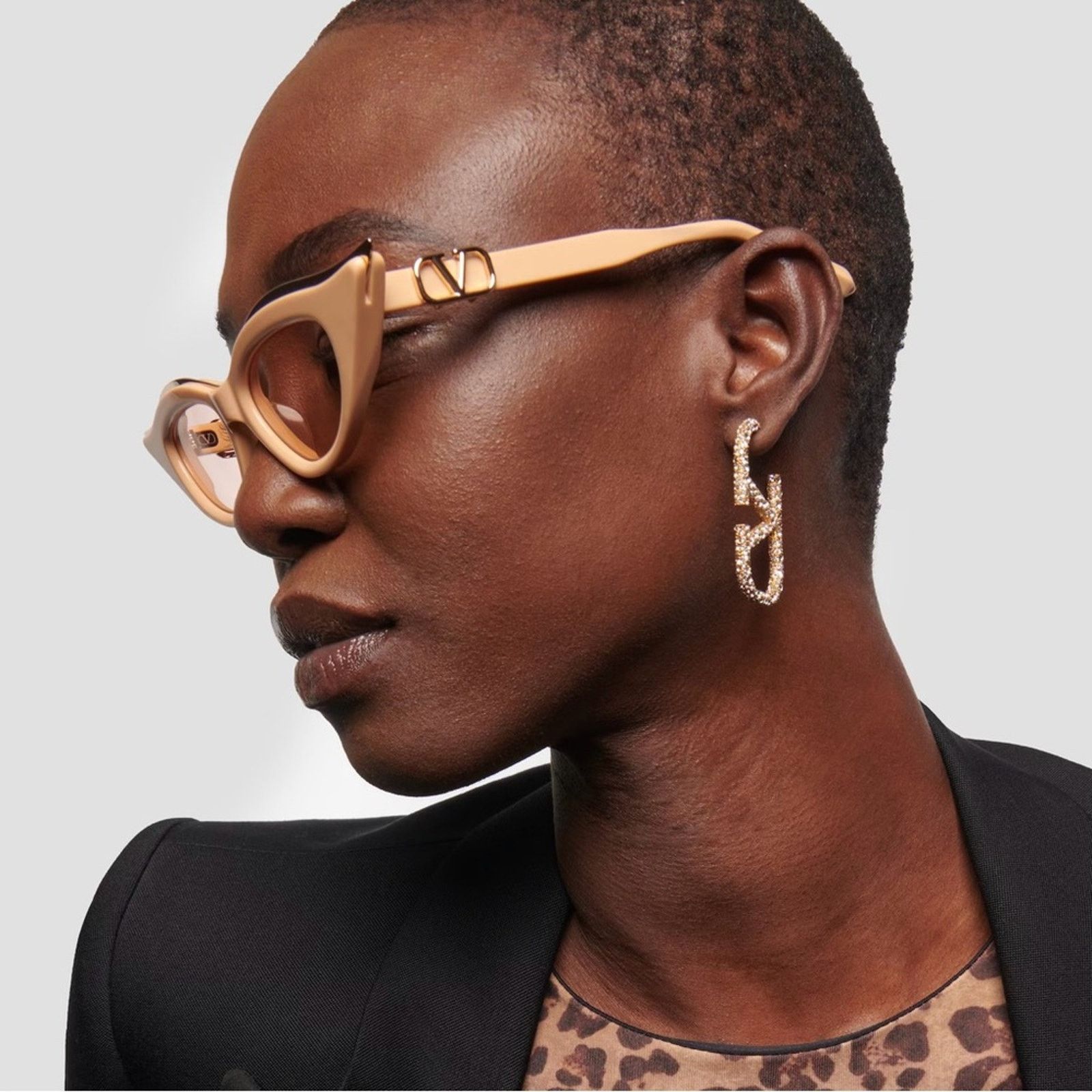 Valentino New! Valentino VLS 114C Stylish Beige Sunglasses, Authentic Size ONE SIZE - 5 Thumbnail